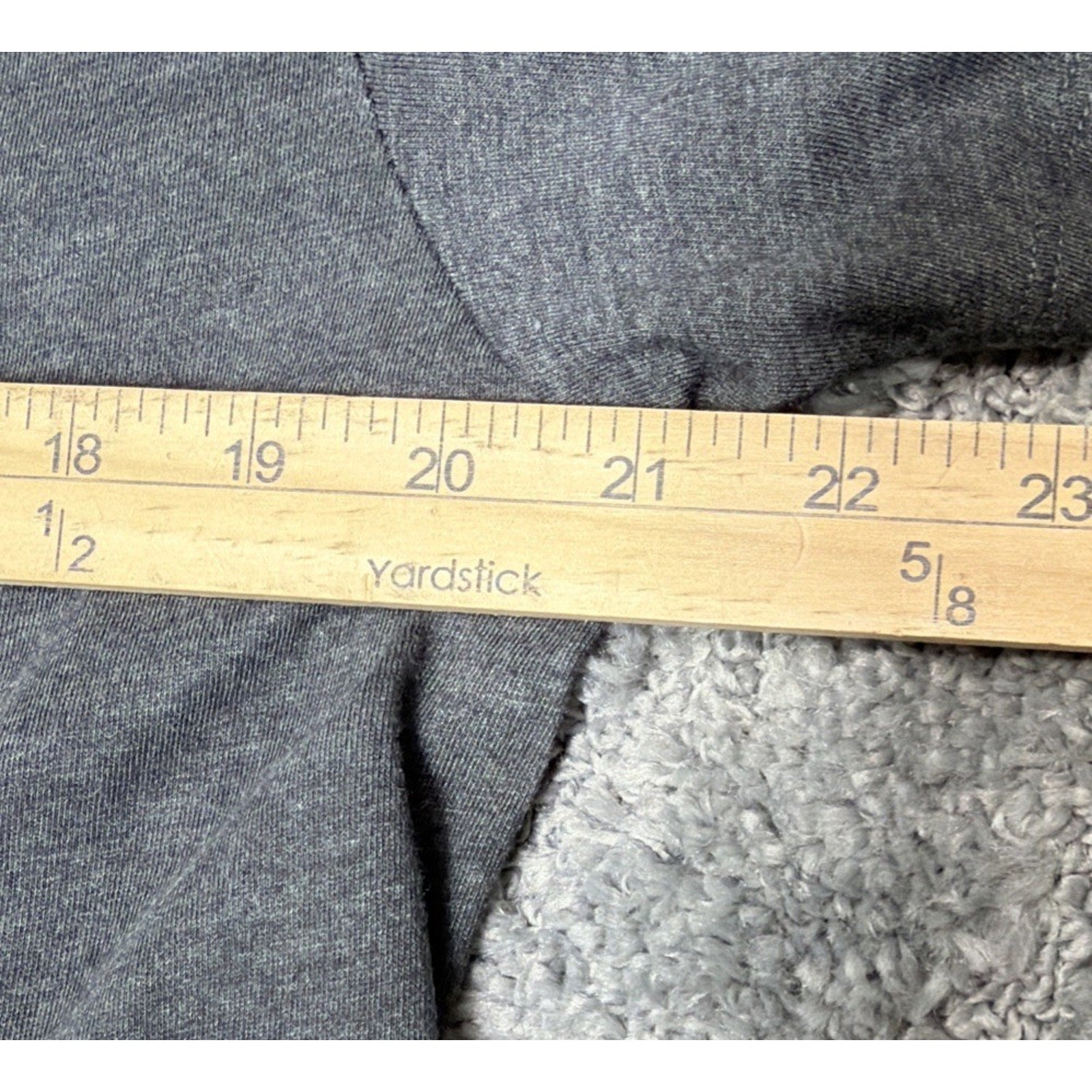 Christmas Deer Pong Graphic Old Navy Men's T Shirt. Size Large