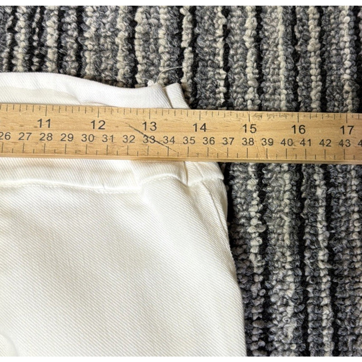Lauren and Riley Mid Rise Capri White Pull On Pants Size Small Stretch