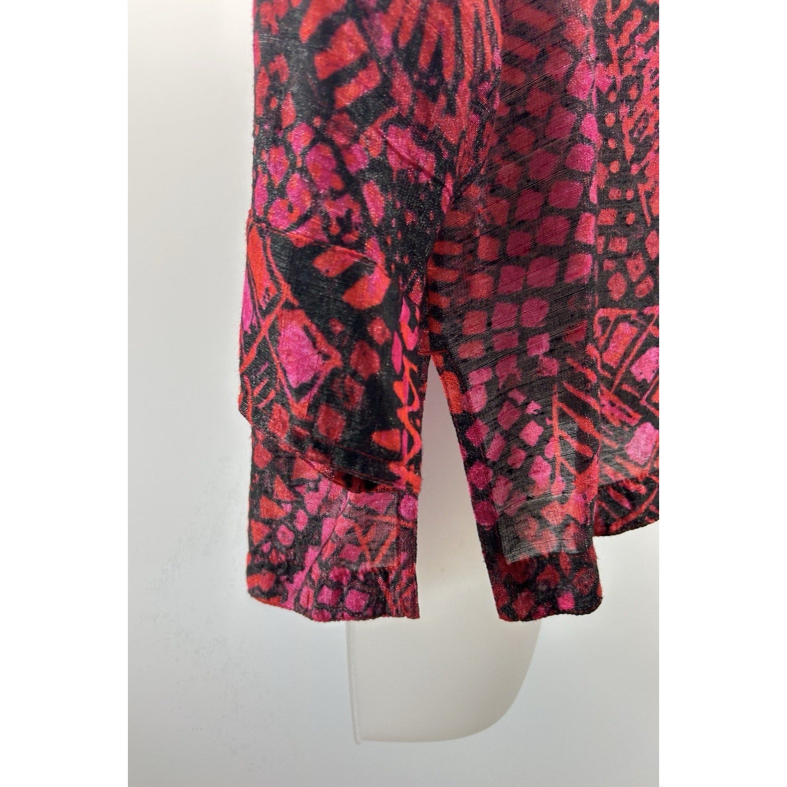 Chico's Mosaic Print Blouse Size 0 Sm. 42" Bust Rayon Blend Pocket 3/4 Sleeves.