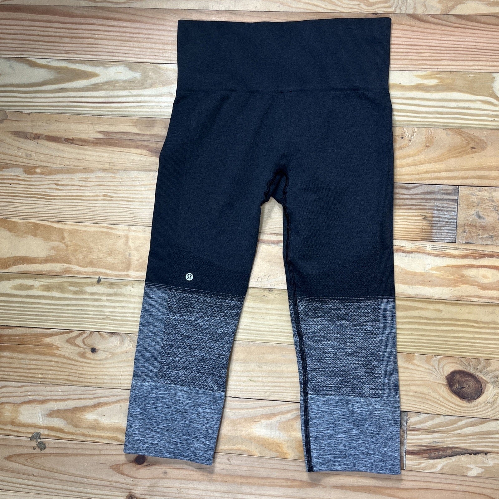 Lululemon Seamlessly Street Crop Heathered Black Size 4 EUC