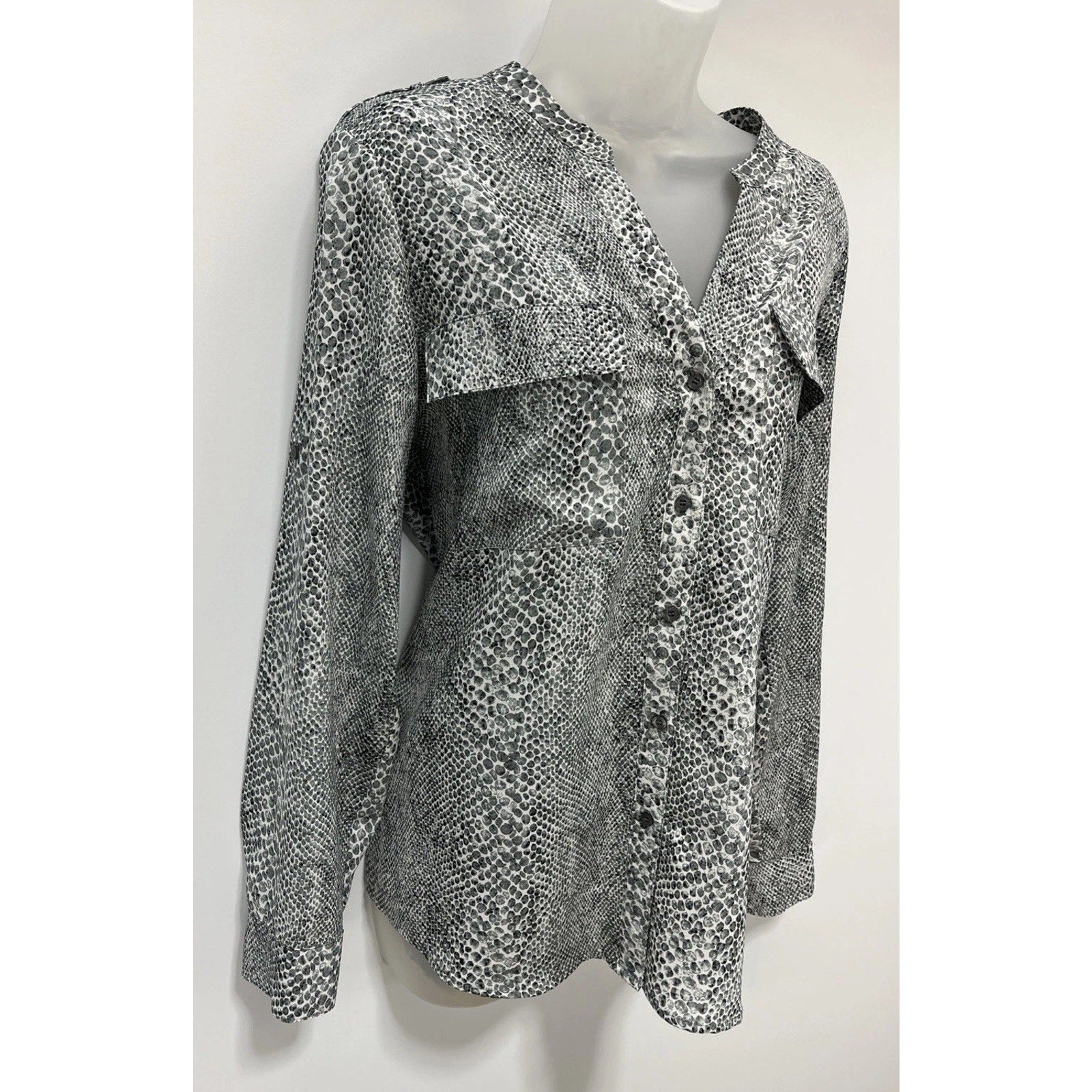 CALVIN KLEIN, WOMENS LS BUTTON DOWN, ANIMAL SKIN PRINT TOP Medium BLACK WHITE