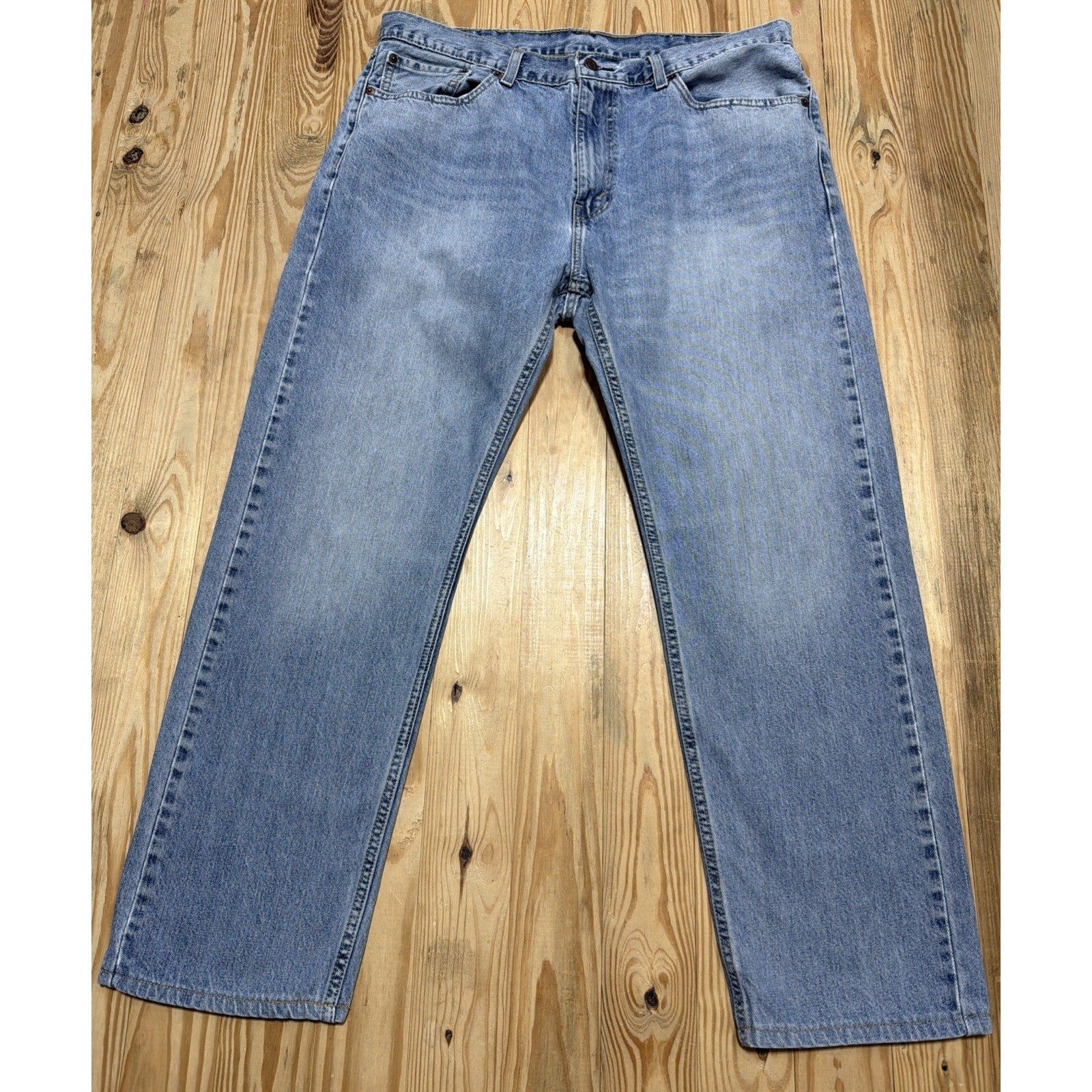 Denim Jeans Levis 505 Straight Leg Light Wash Size 38x32 Measures 38x29