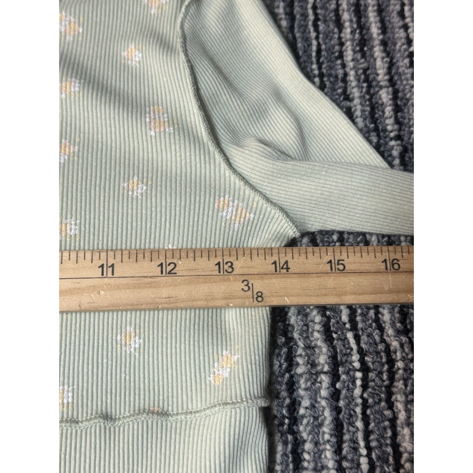 Art Class Girls 10/12 L Sage Green Floral Ribbed Top Lettuce Hem Long Sleeve