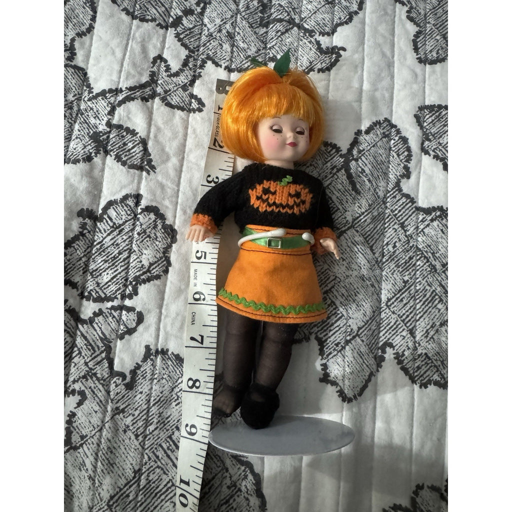 Madame Alexander Pumpkin Perfect Maggie 40425 8” Halloween Doll HTF Pumpkin
