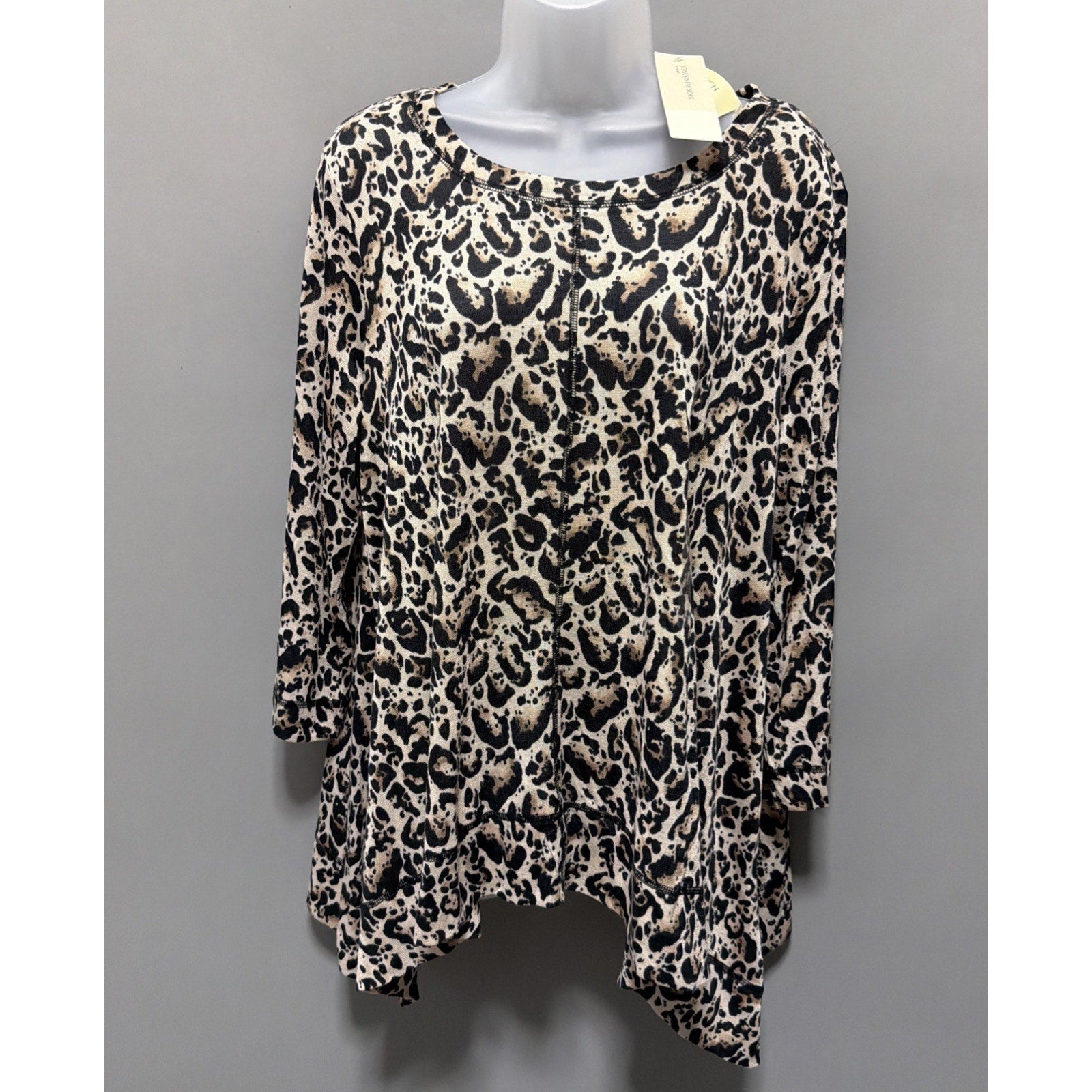 Jones New York Size XL Animal Print Fine Gauge Sweater Sharkbite Hem Women’s NWT
