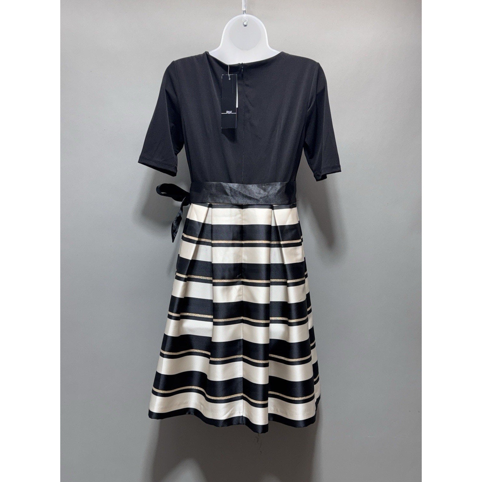 R&K Originals Black Gold & Ivory Tie Waist Dress with a Pleated Skirt New 4P