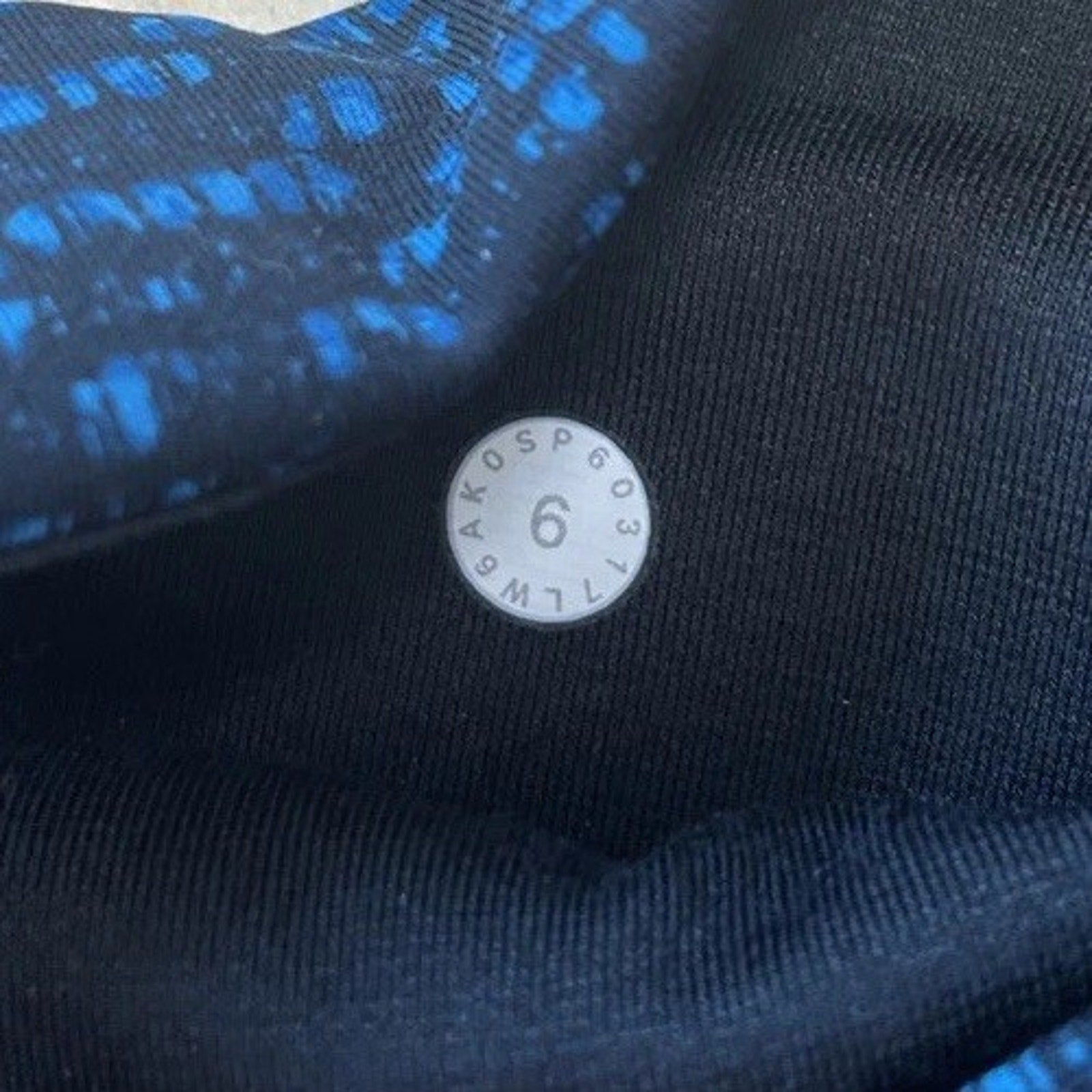 Lululemon Train Times Leggings Womens 6 Blue Black Capri Mesh Side Gym Yoga Run