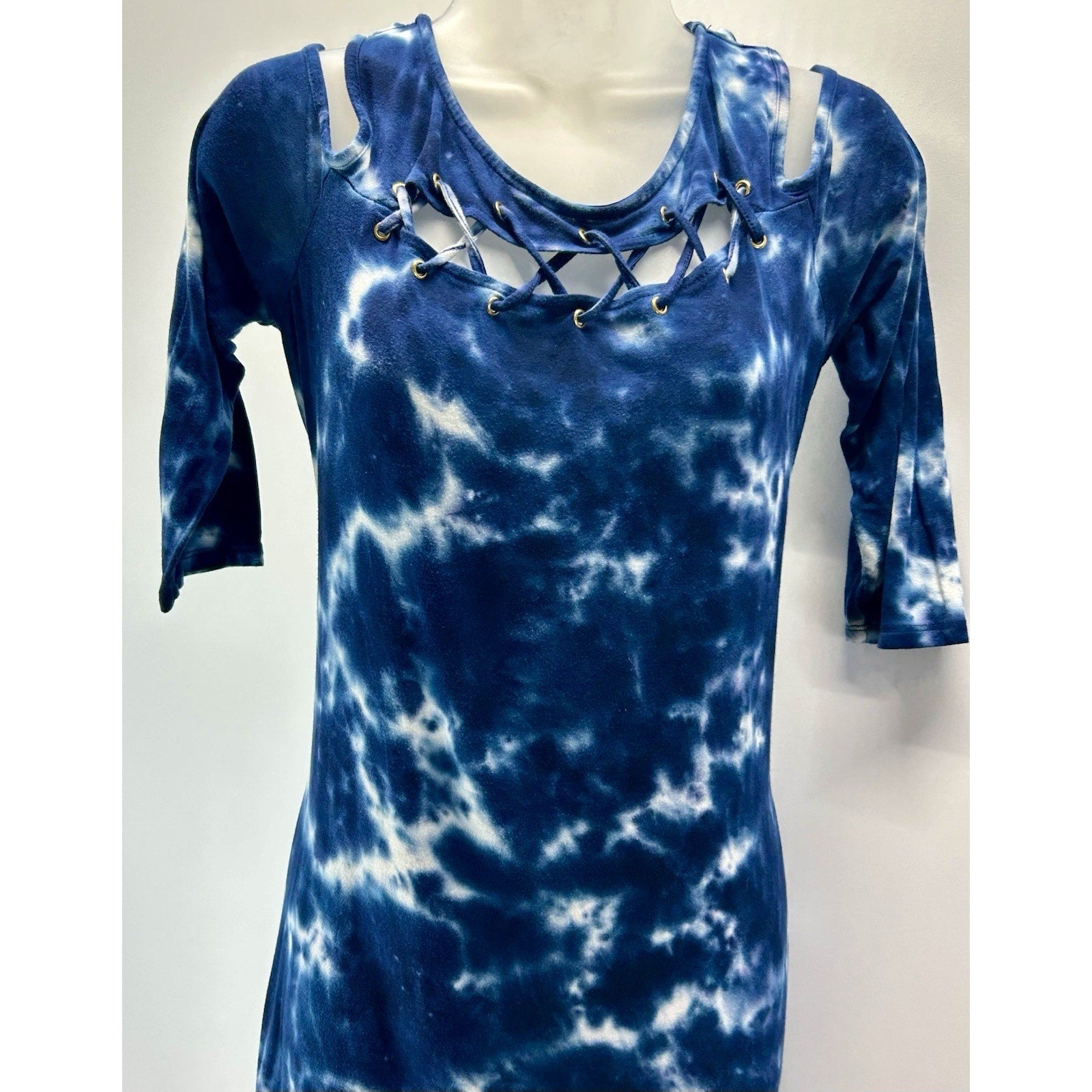 Belldini Women's SZ Large Blue Tie Dye Laced Eyelets Dress Beachy Vacation.
