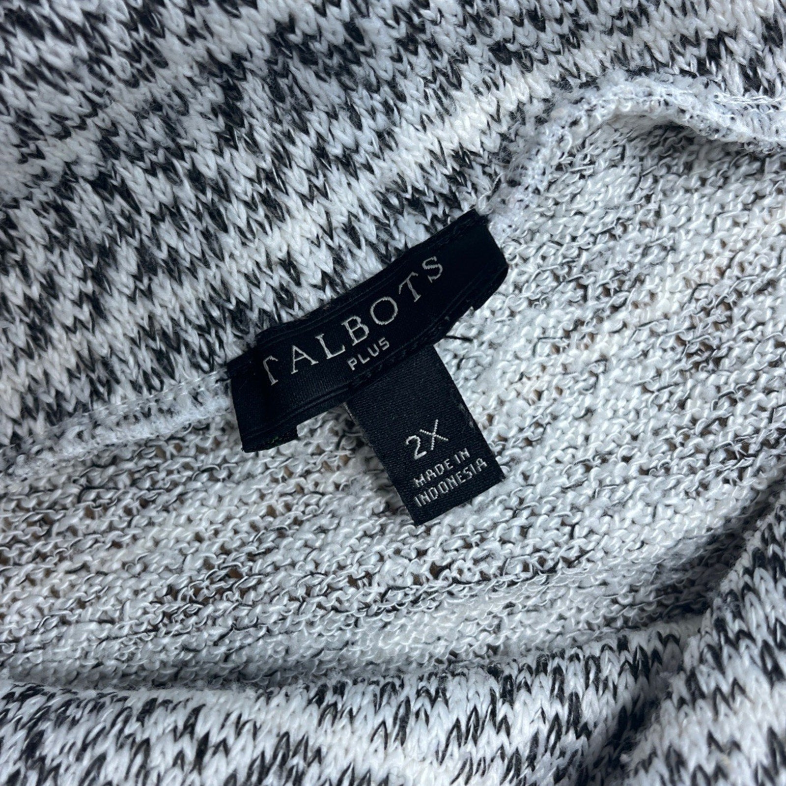 Talbots Black Cream 2X Geometric Crosshatch Pullover Sweater