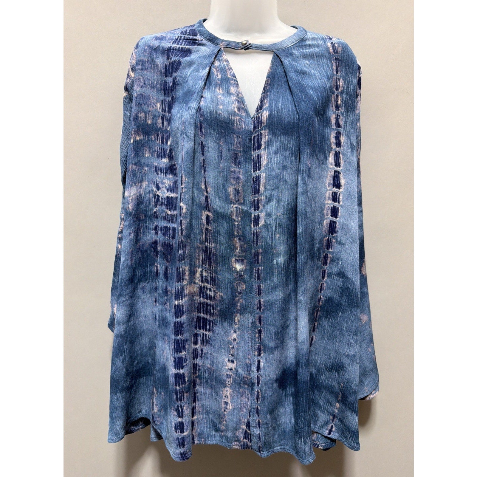 Umgee Bohemian tie dye a line dress with key hole size Small Bell Sleeves