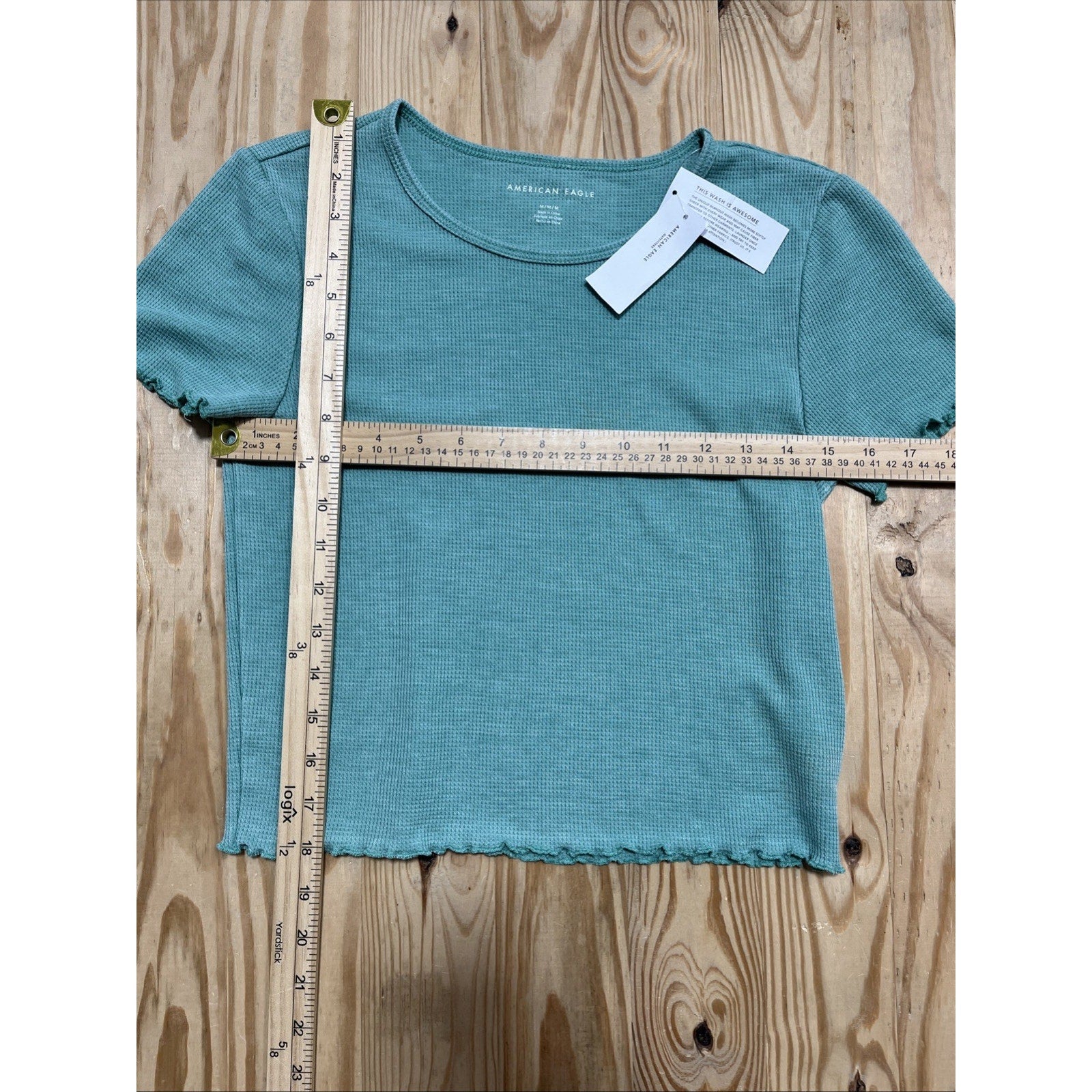 NWT AMERICAN EAGLE GREEN CROPPED RUFFLE TOP, M