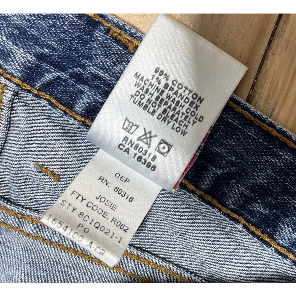Lucky Brand Dungarees Jeans Size 31x32 Classic Fit Medium Wash Josie