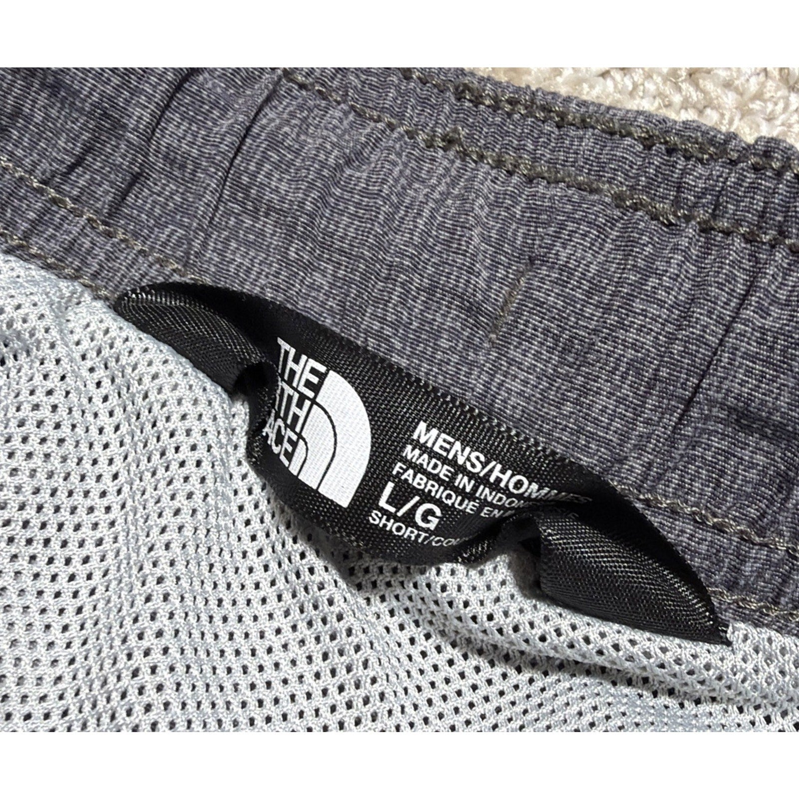 The North Face Shorts Mens L Gray Swim Trunks Mesh Lined Pockets TNF