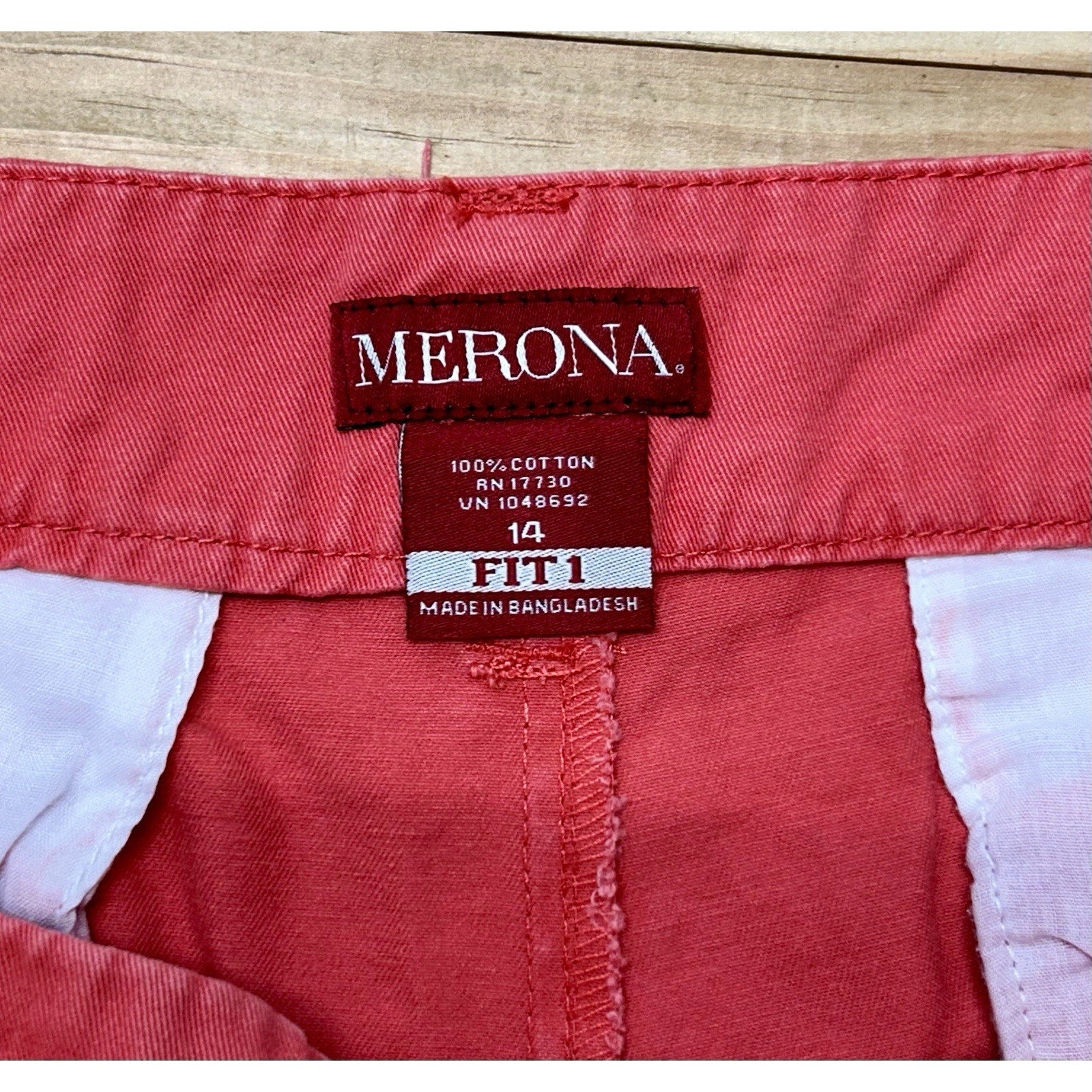 Merona Womens Shorts 14 Chino Pockets Actual Size 35x15 Inseam 5” Coral Colored