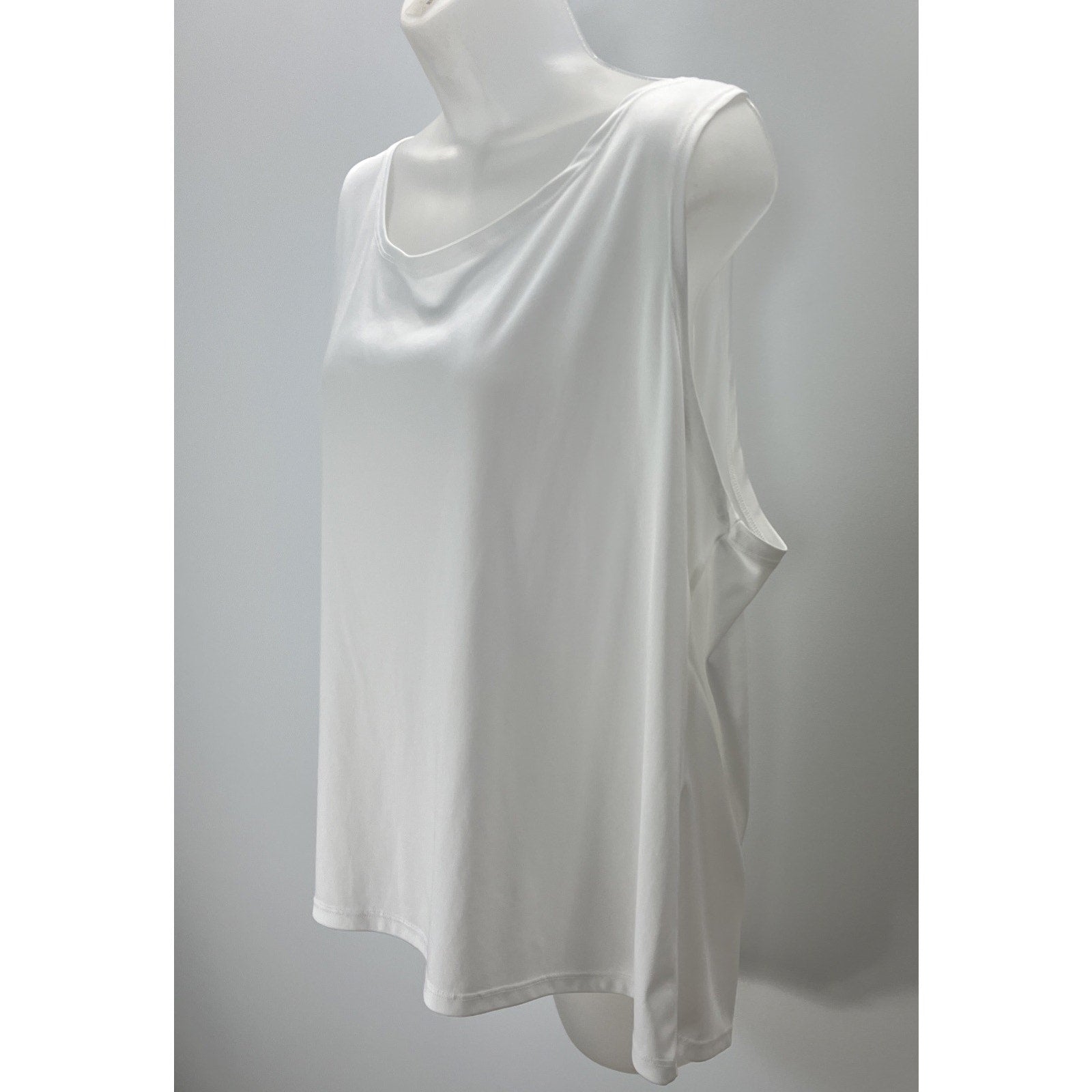 Hearts of Palm White Sleeveless Athletic Tank Size 2X