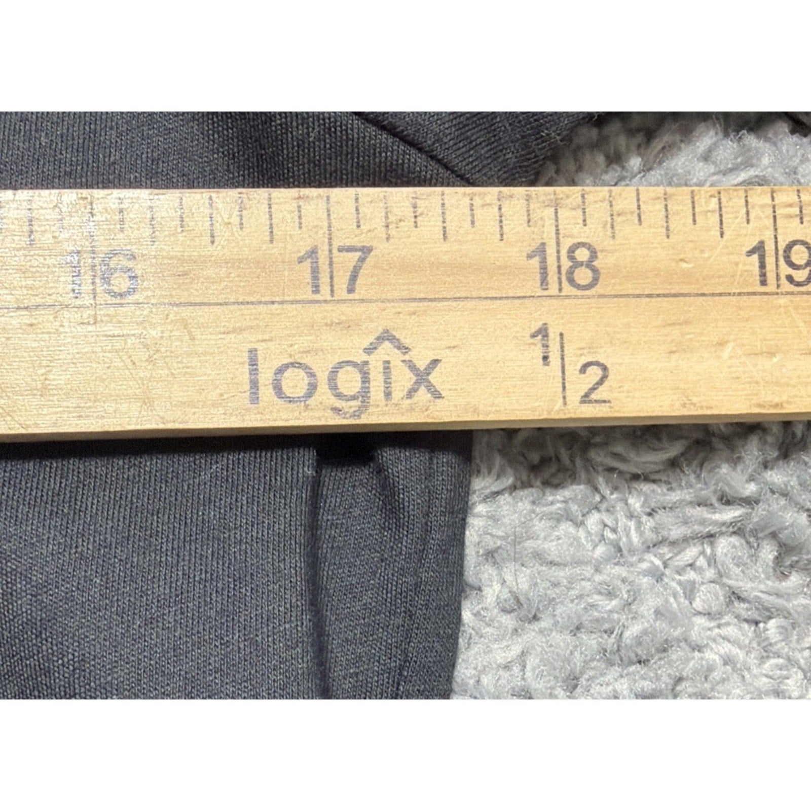 New Champion U.S ARMY Women's Long Sleeve Crew Neck Shirt Black Color. Size M