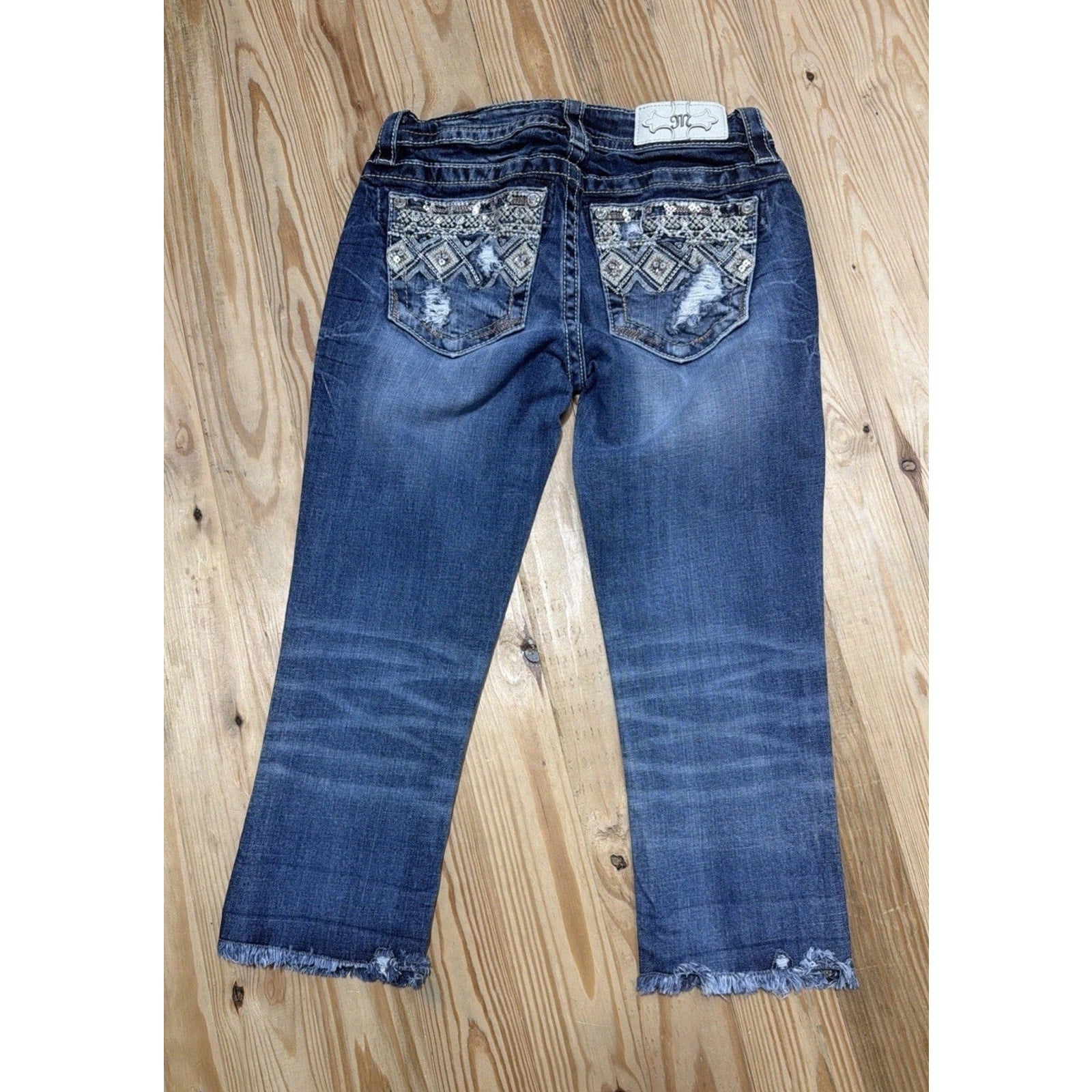 Miss Me Jeans Women's 26 Raw Hem Capri Mid-Rise Blue Stretch Denim