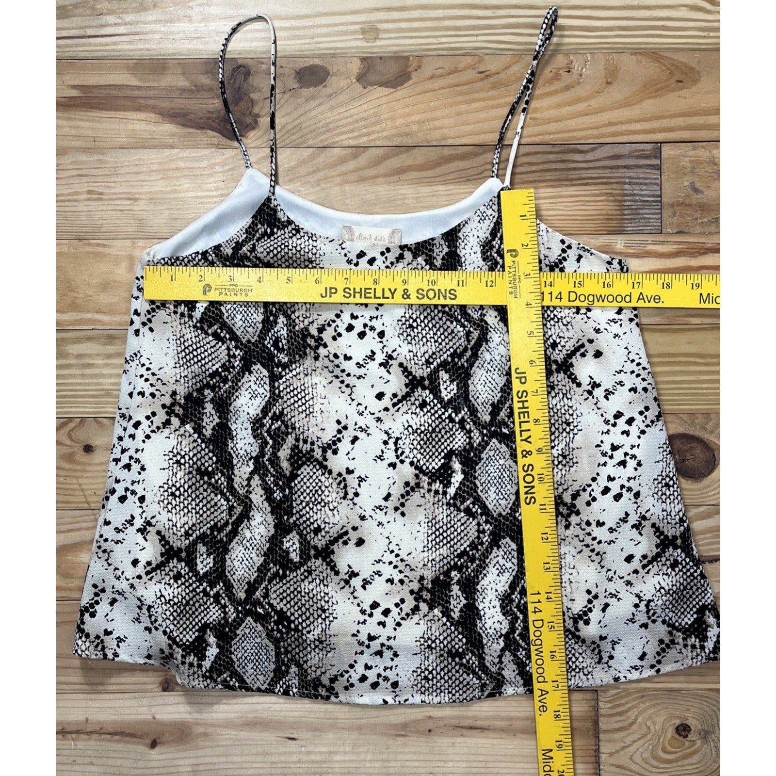 Altar'd State Women's S Spaghetti Strap Scoop Neck Snakeskin Cami Tank Top EUC