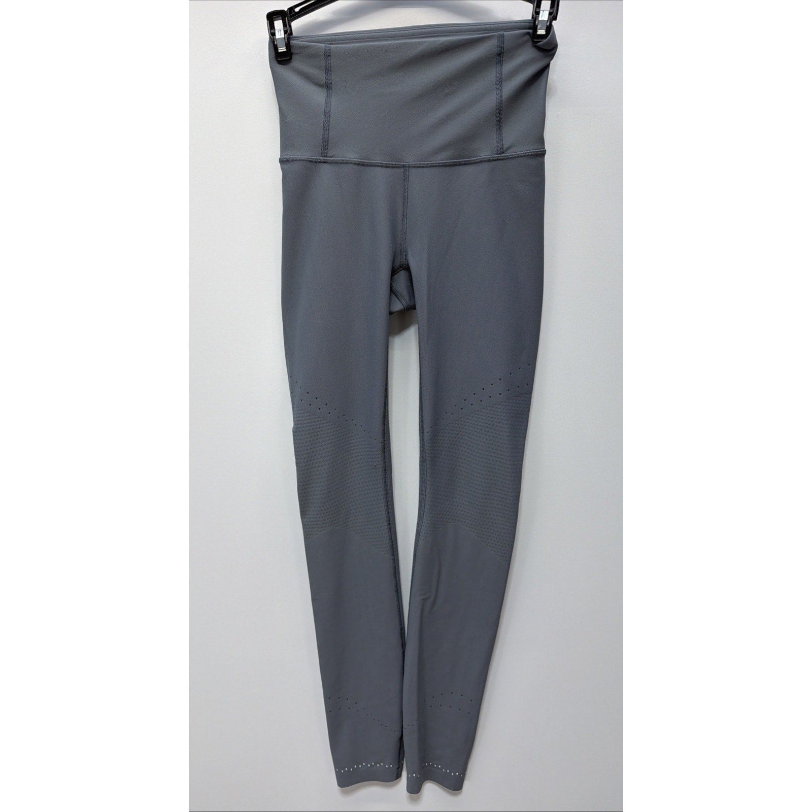 Lululemon Zoned In Tight SENSEKNIT Reflective Detail Size 4 Steel STLE 54233 EUC
