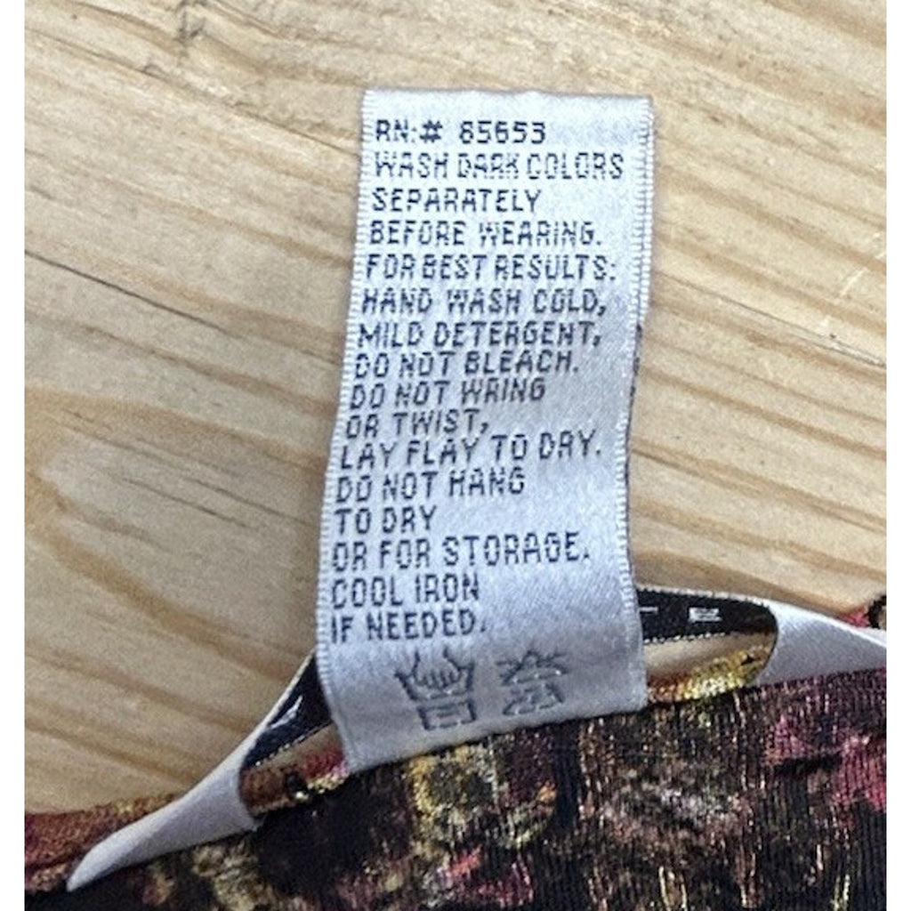 Napa Valley Womens Size XL Blk/Red Floral V-neck Stretch Top.