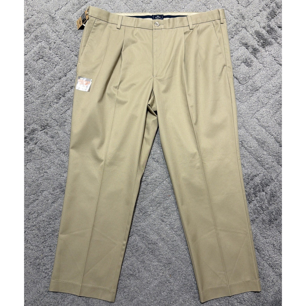 New! Dockers D3 Classic Fit Iron Free Mens Pants Khaki Pleated Front 42x30