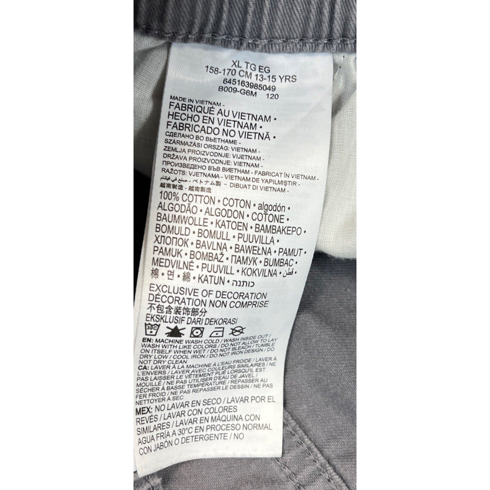 Levis Youth Shorts Slim Fit Size XL 13-15 28x9.5