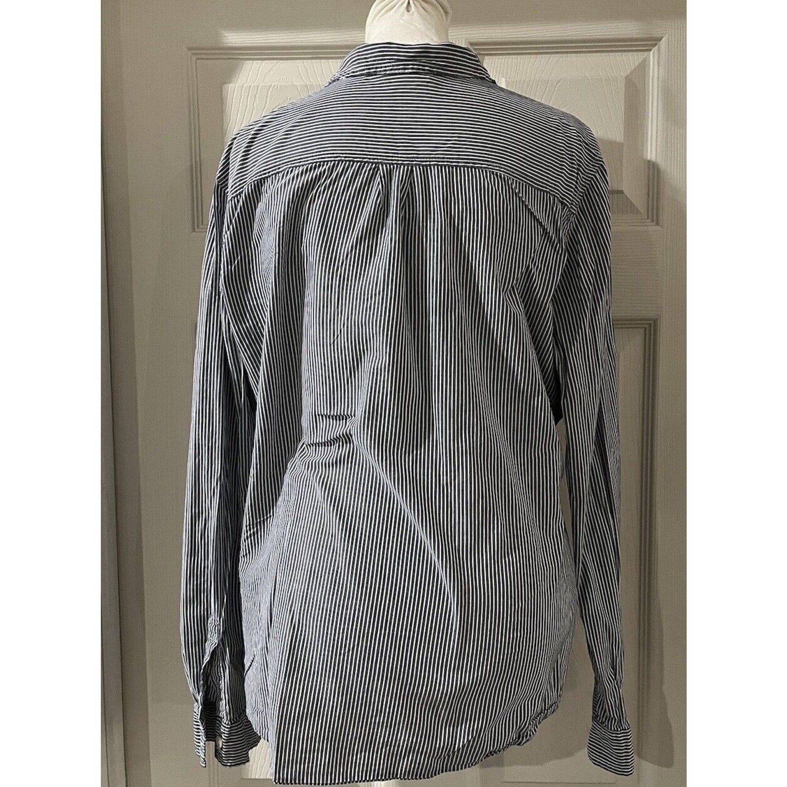 MOSSIMO Women's Gray/White Striped Full Button Down Long Sleeve Shirt Size M