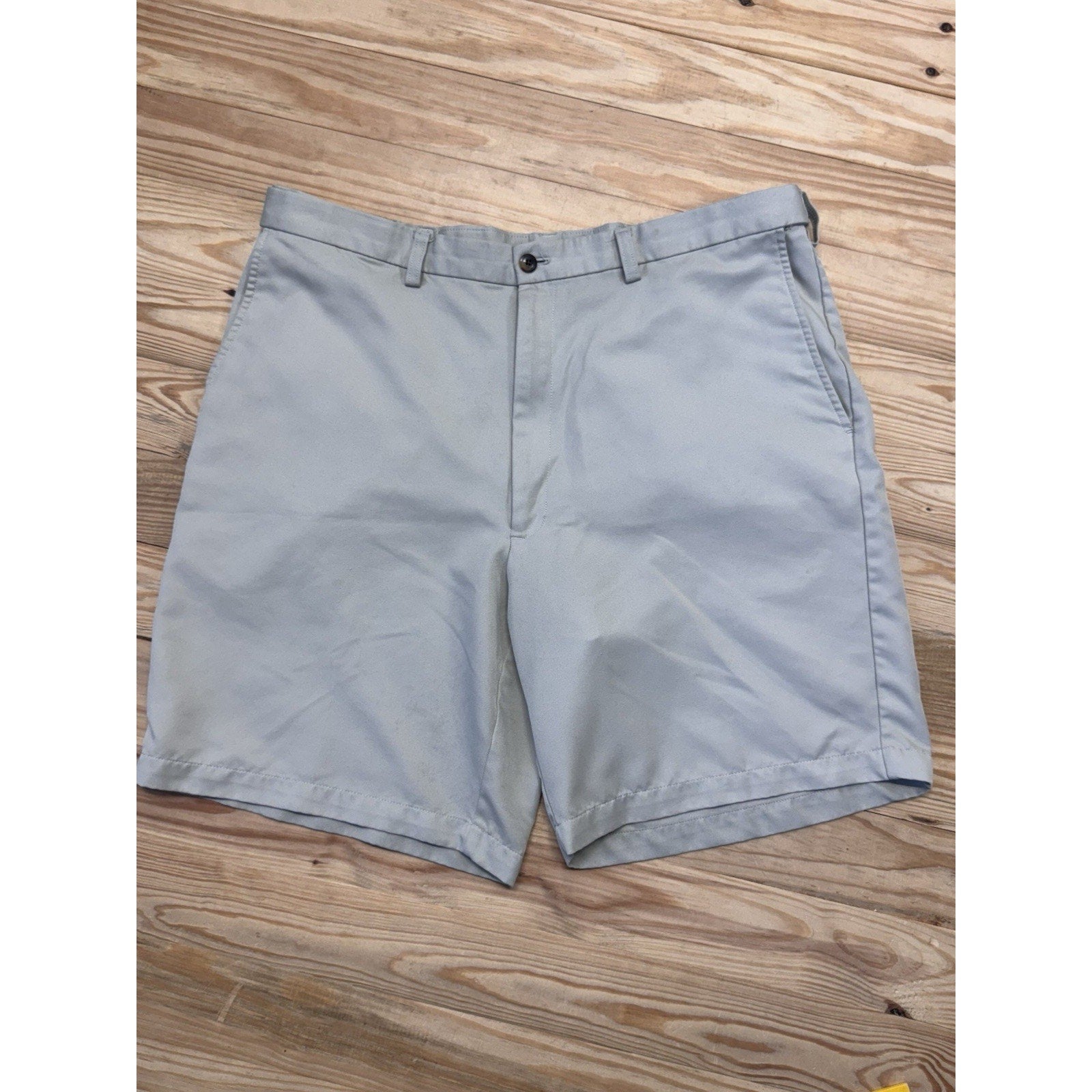 Haggar Beige Flat Front Adjustable Waist Shorts Mens Size 38