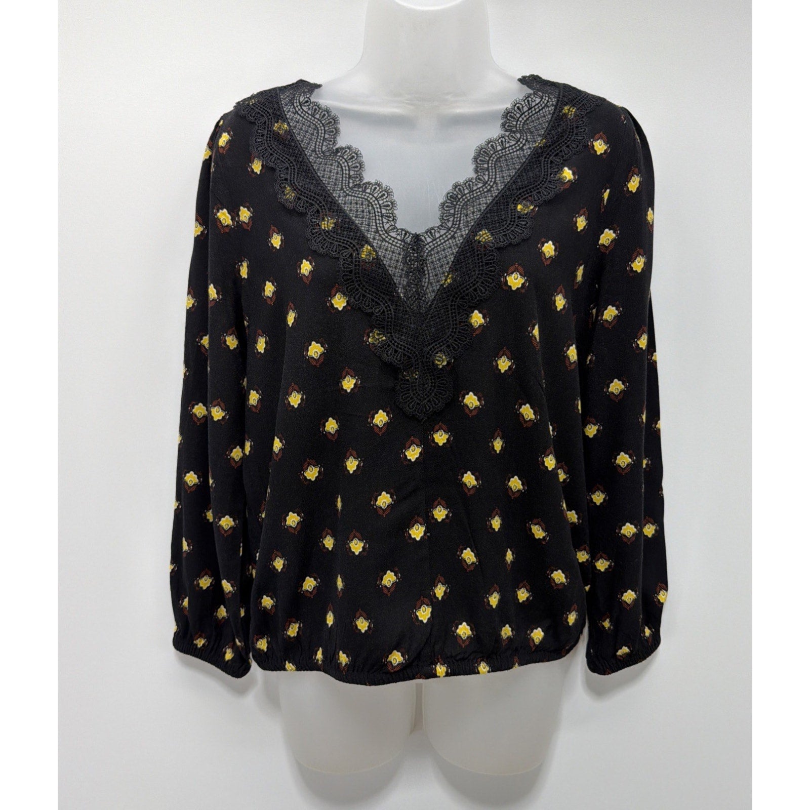 EXPRESS Women Size Small Black Floral V Neck With Lace Long Sleeve Blouse