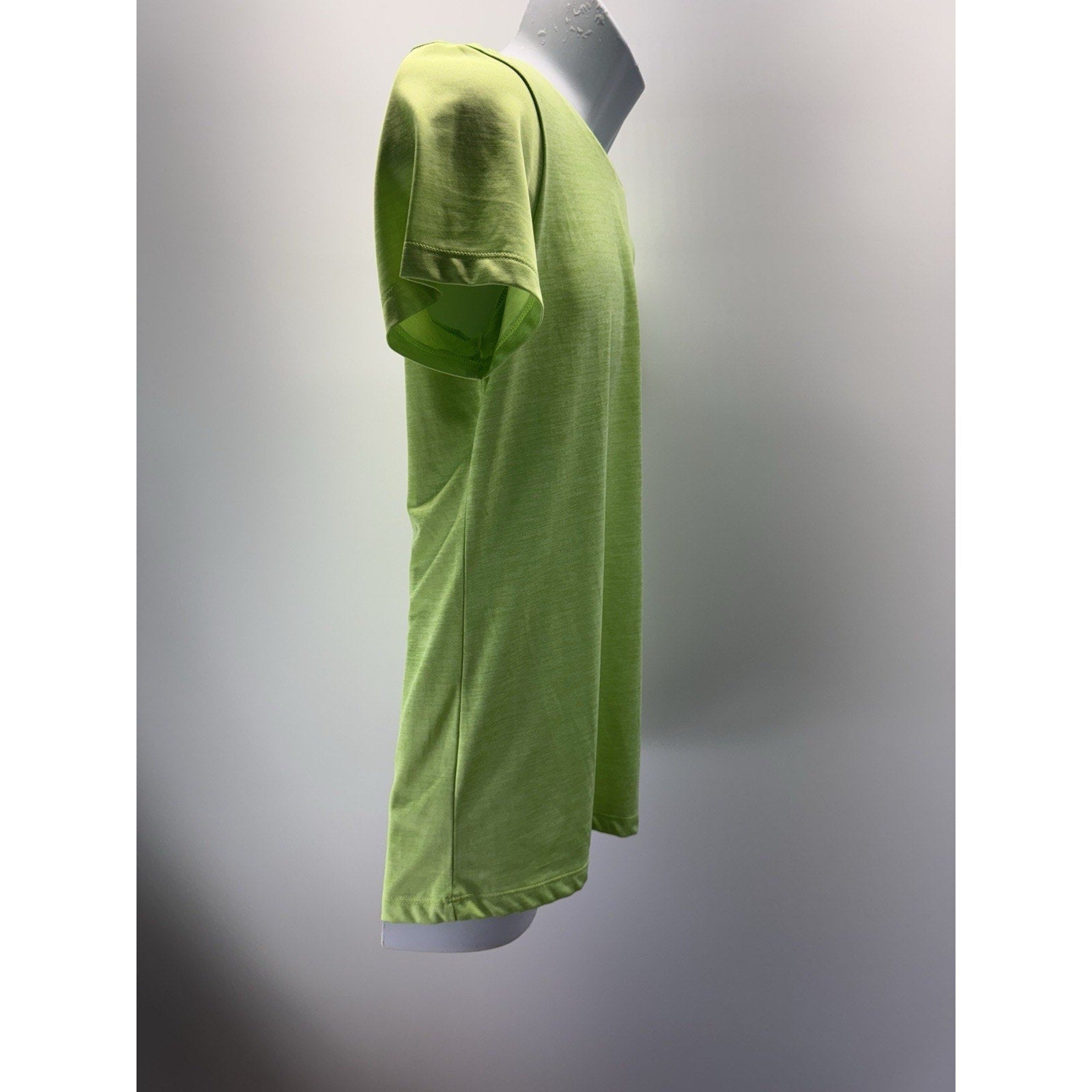 Under armour T Shirt Men Medium Green Heatgear Vent Loose Fit Crew Neck Pullover