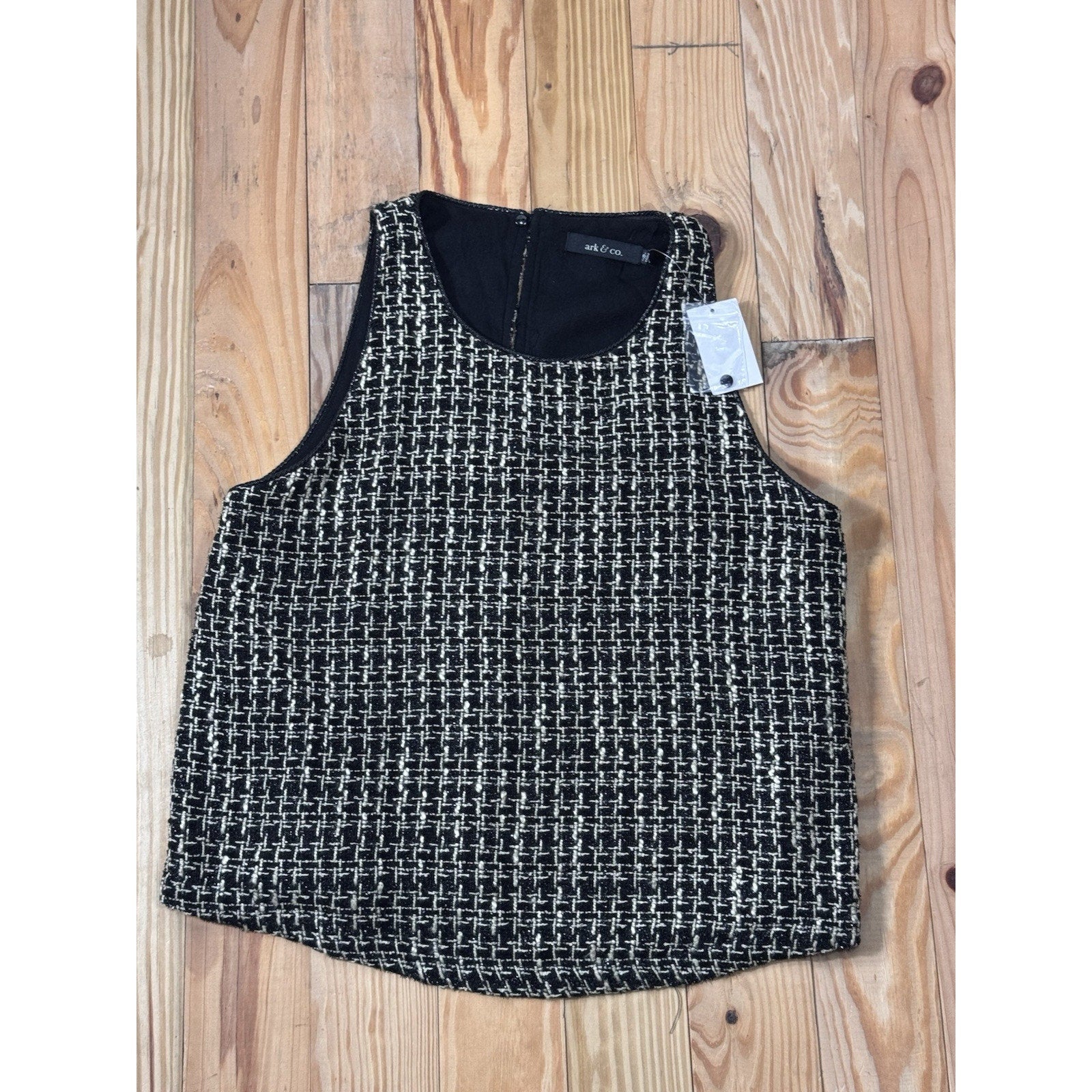 Ark & Co. women Crop Tweed Tank Black Gold Lined Small Keyhole Back Button NWT