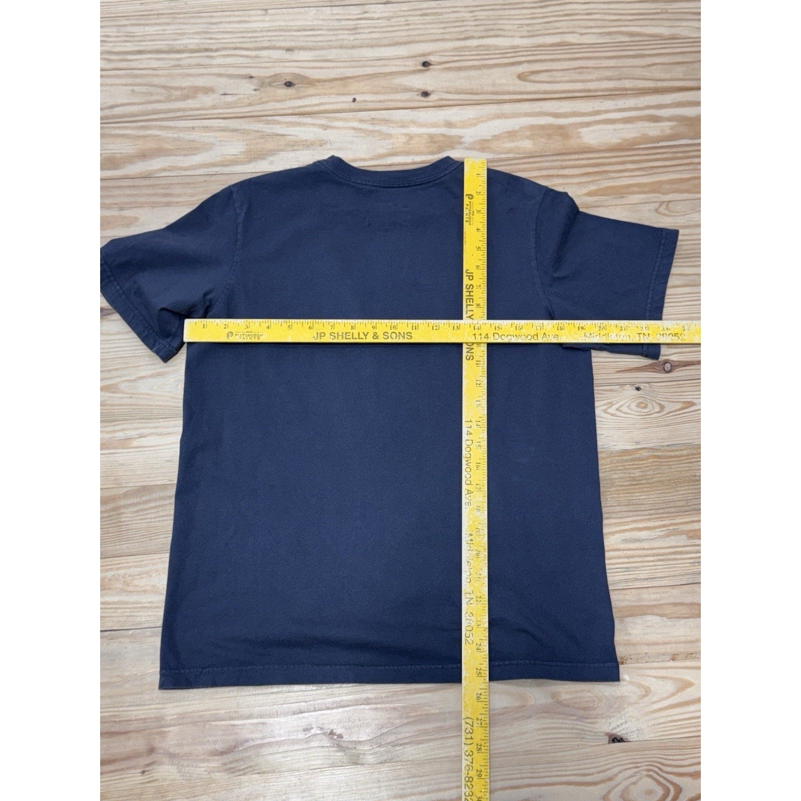 Nike Never Defeated Football T-Shirt Spell Out Graphic Boys Size X-Large Gray