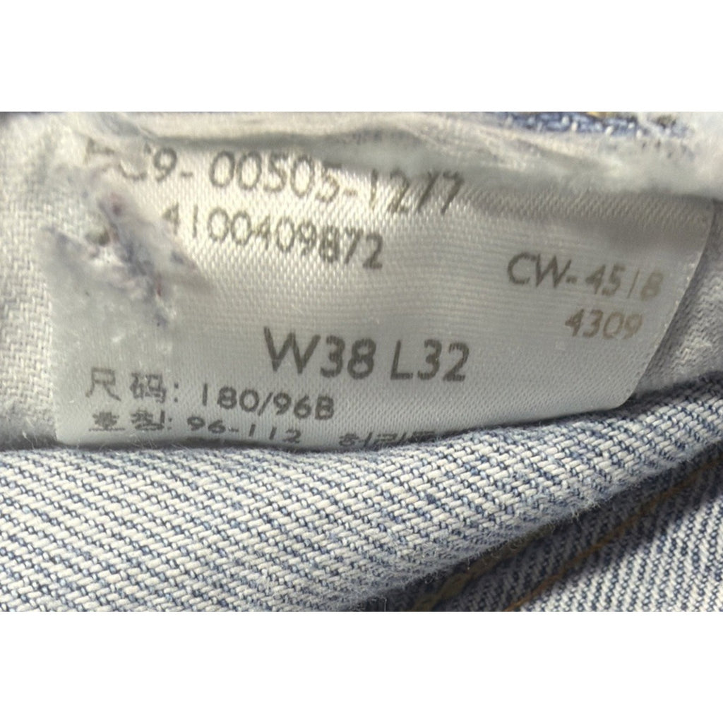 Denim Jeans Levis 505 Straight Leg Light Wash Size 38x32 Measures 38x29