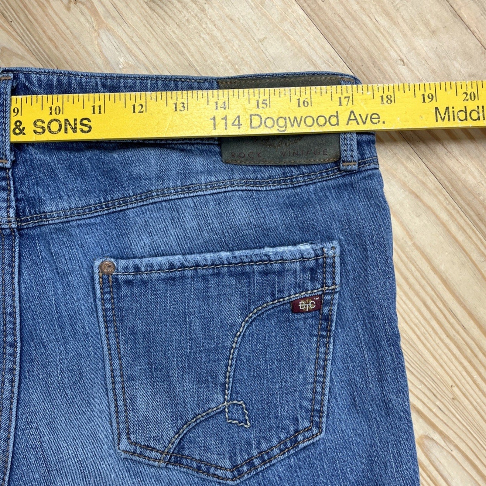 BOOTHEEL Trading Co Women's Jeans by Sheryl Crow Kennett Boot Medium Wash 32x32
