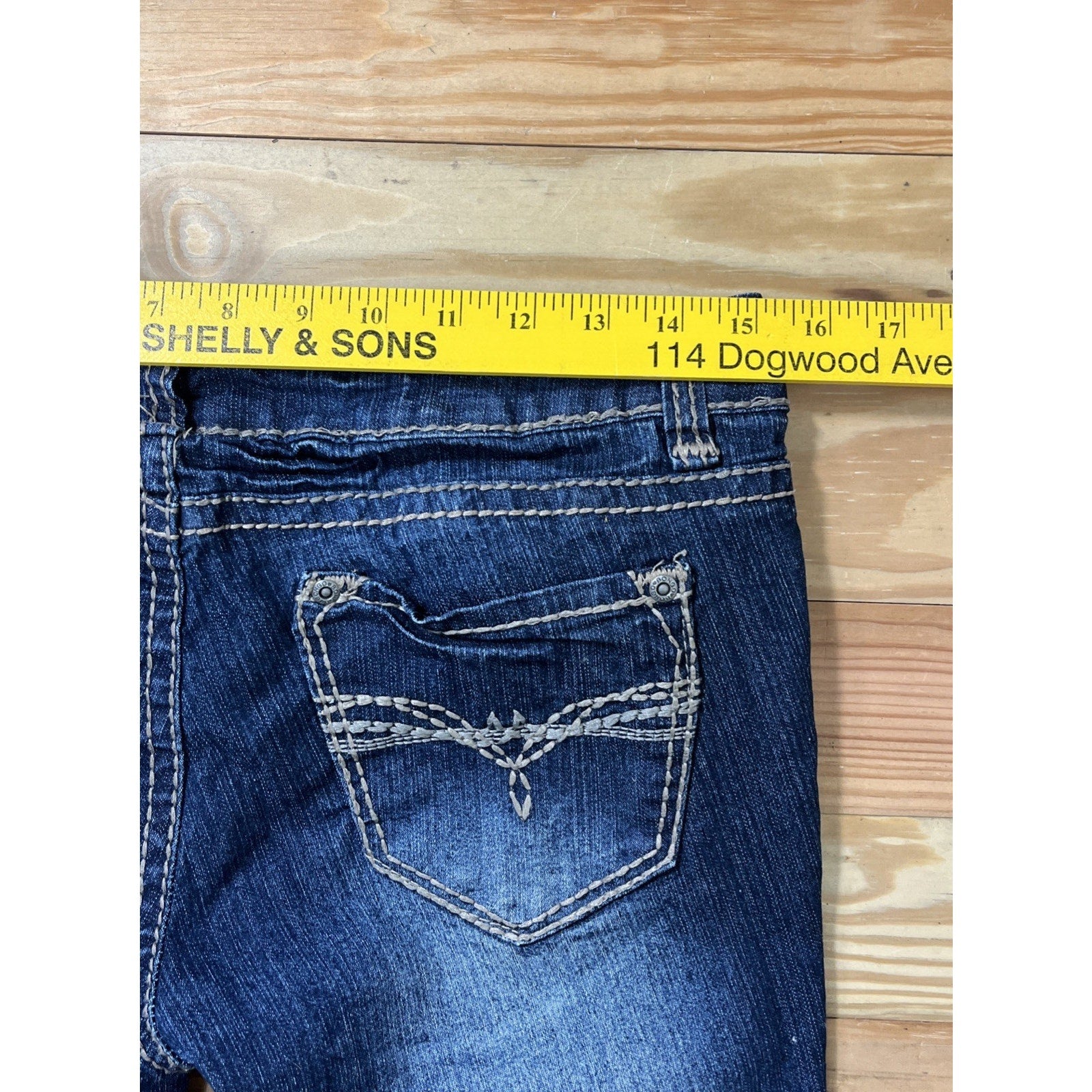Bongo Jeans Women's 9 Flirty Bootcut Leg Stretch Whiskering Crinkle Wrinkle Dark