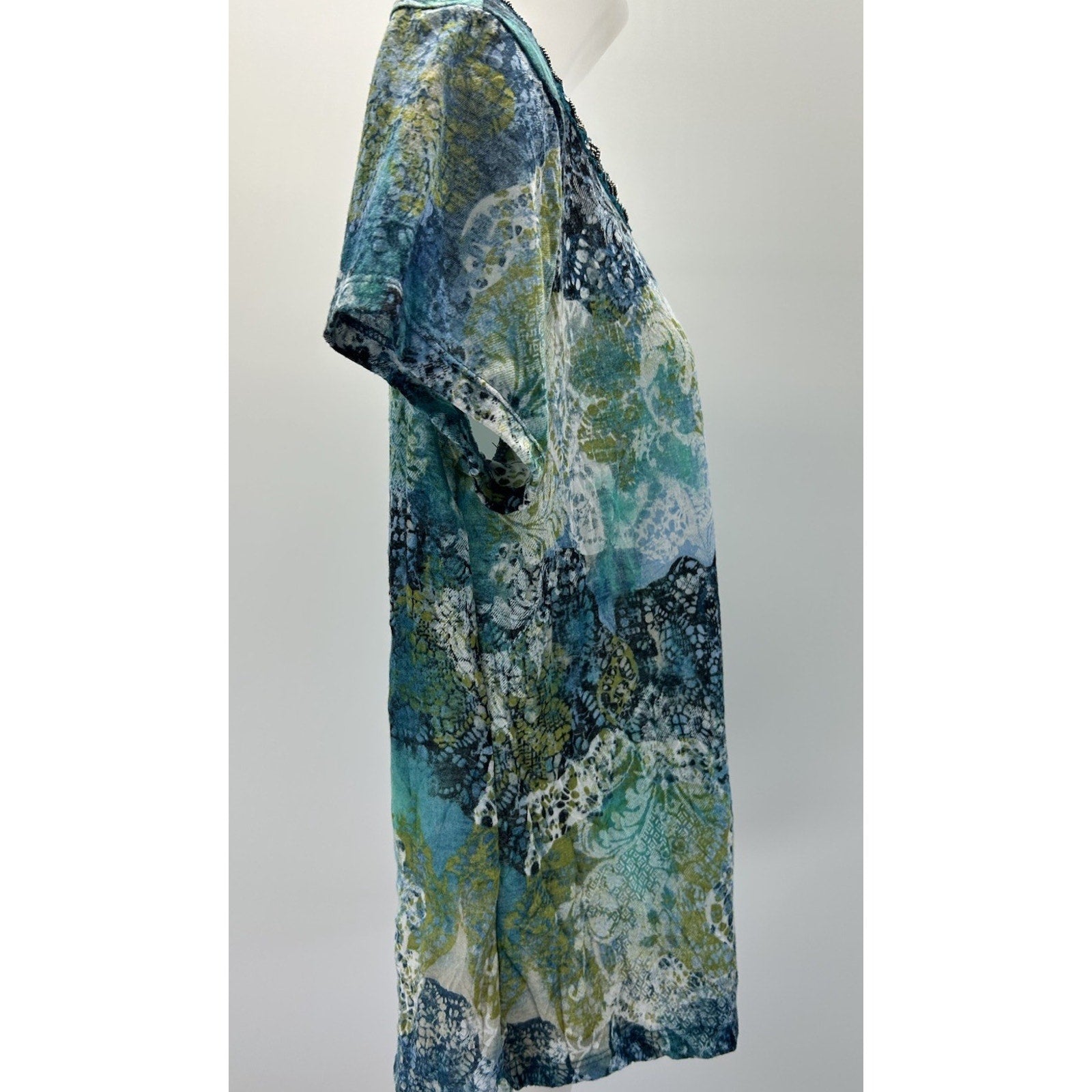 Kim Rogers Shirt Womens PM Blue Watercolor Short Sleeve Pullover.