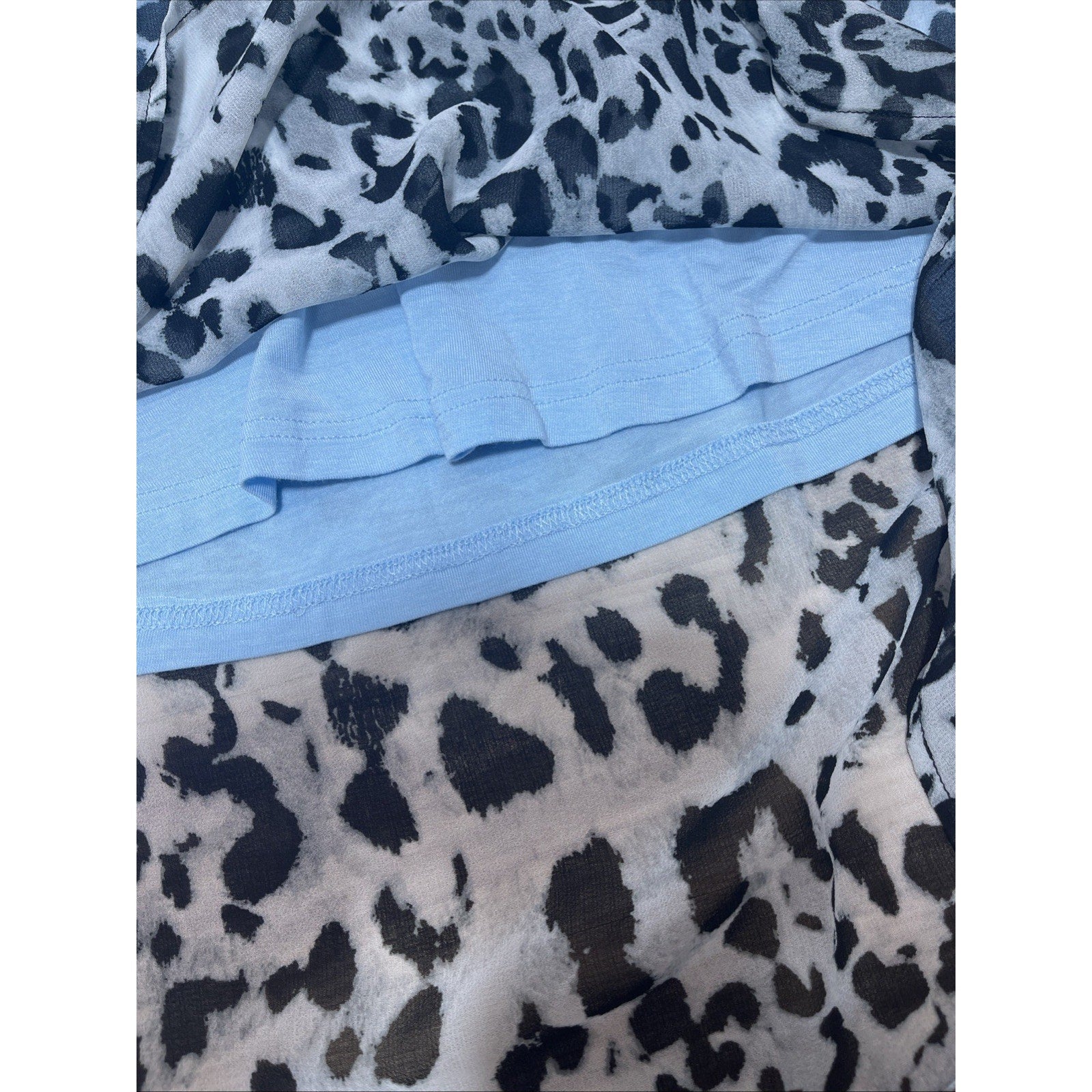 Calvin Klein Women’s Sz S Blue/snow Leopard Long Sleeve Lined V Neck Blouse NWT