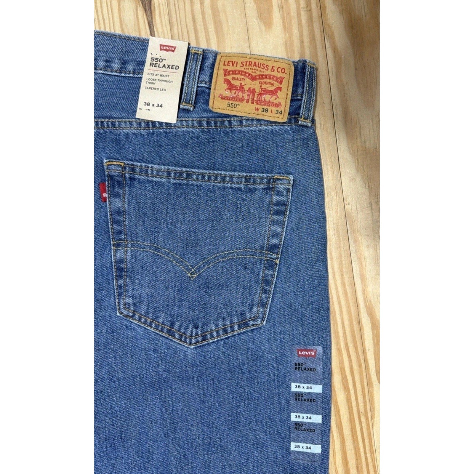 NWT Levi's 550 Relaxed Fit Loose Thigh Tapered Leg Blue Denim Jeans Men’s 38x34