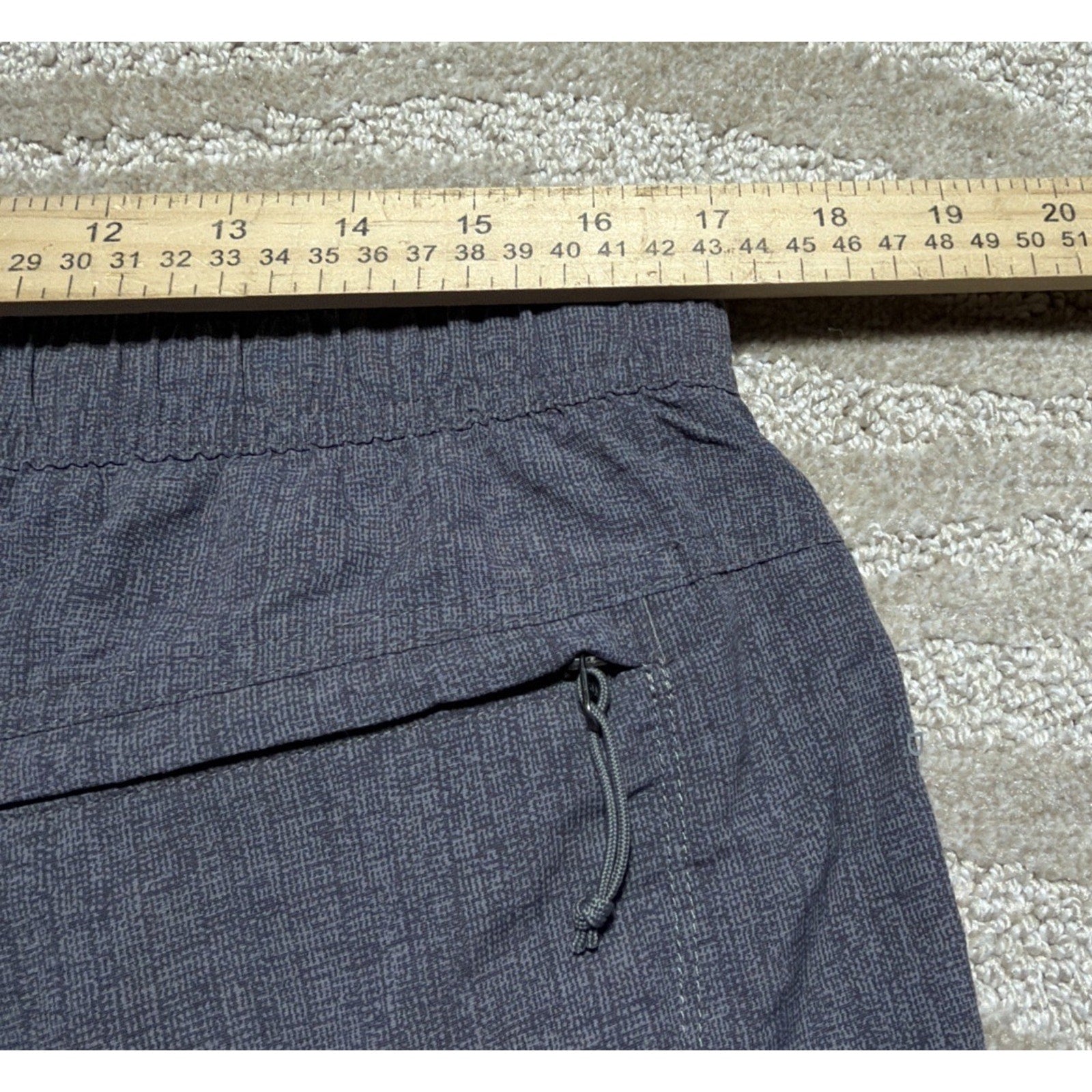 The North Face Shorts Mens L Gray Swim Trunks Mesh Lined Pockets TNF
