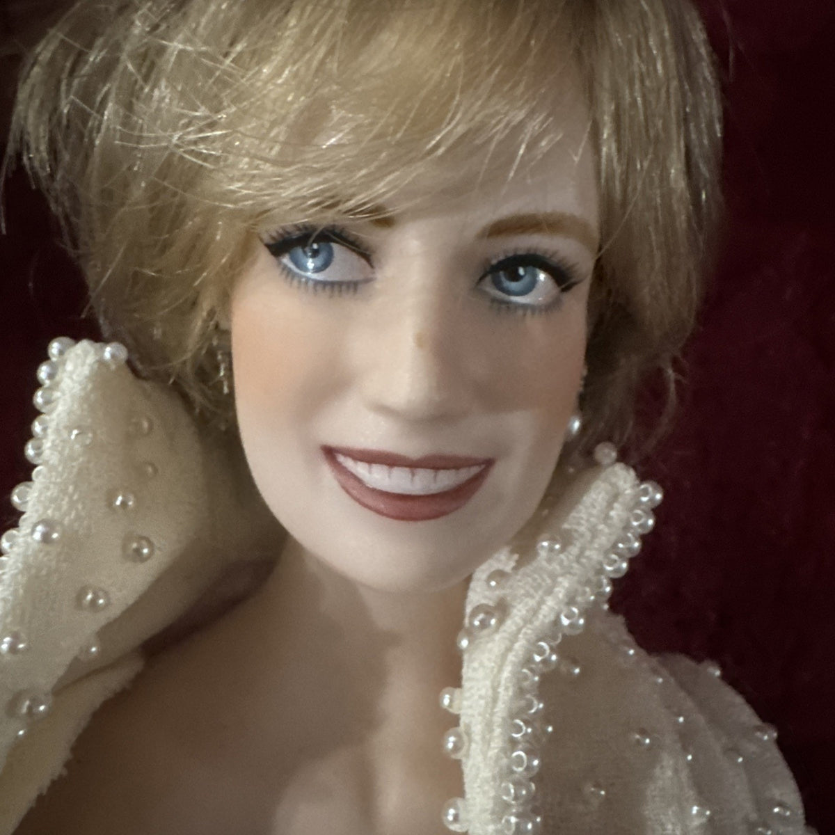 Diana Princess Porcelain Portrait Doll - Franklin Mint, White Pearl Dress