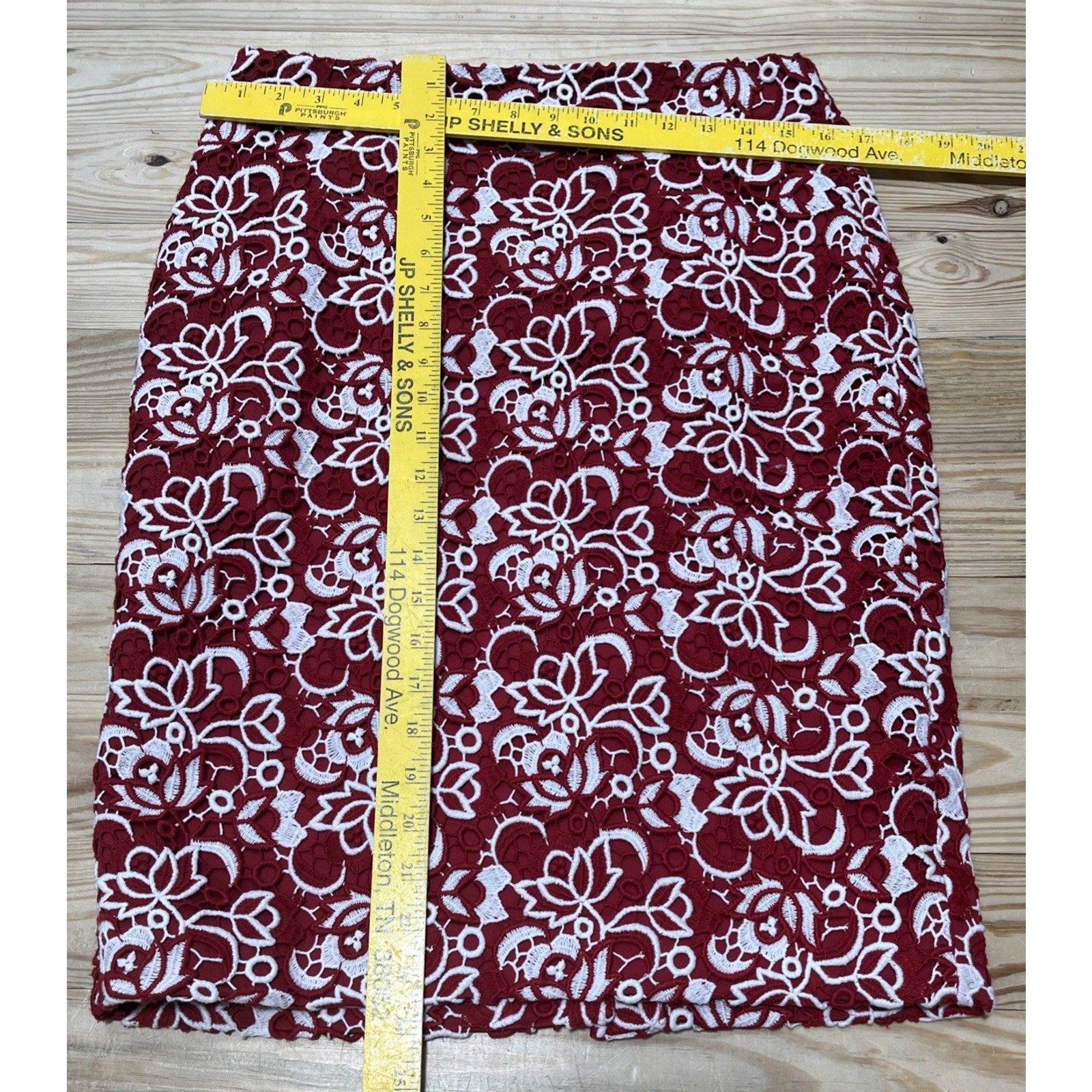 Talbots Skirt Women's 6 Red and White Crochet Lace Lined Pencil Lined Skirt