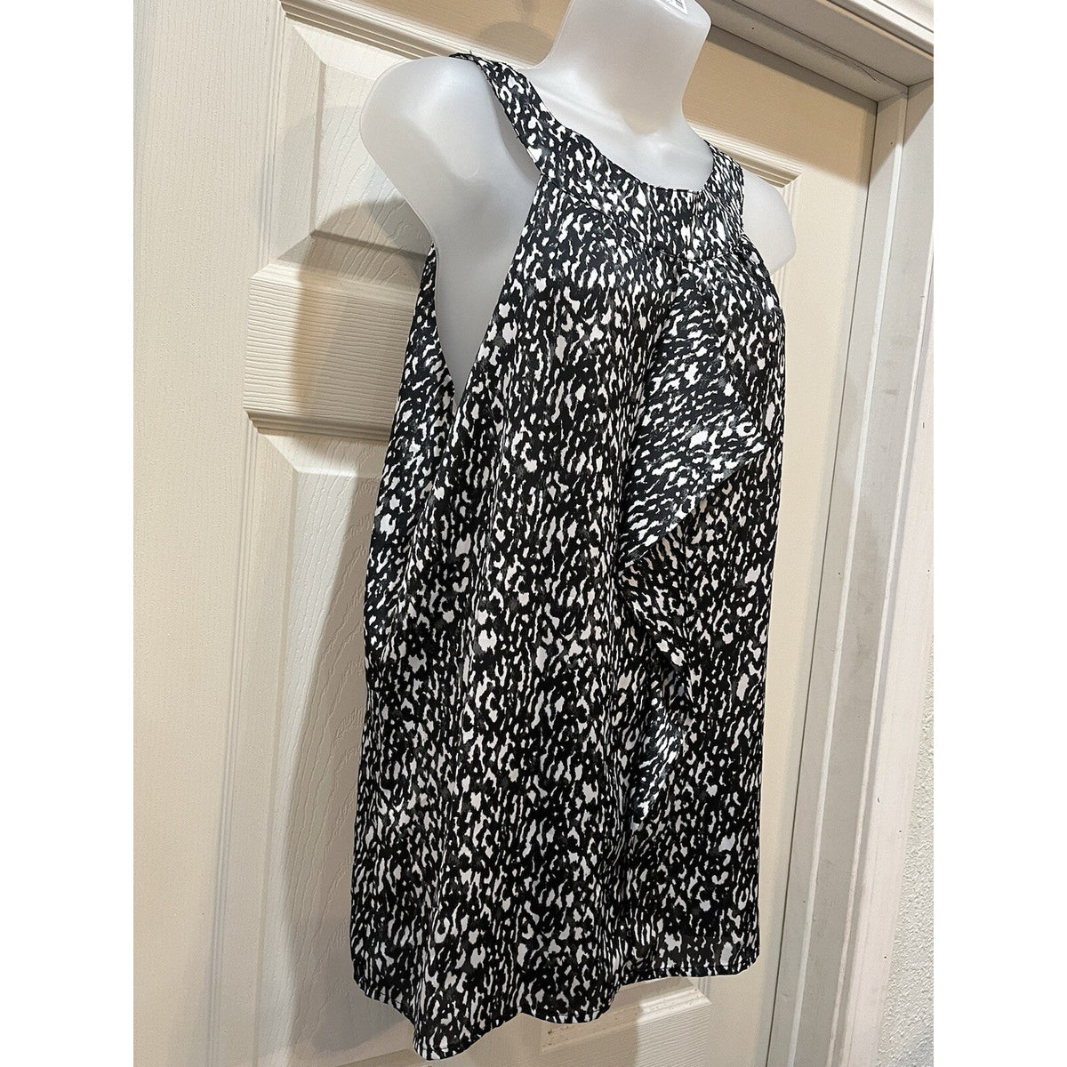 Covington Women's Black White Sleeveless Leopard Print Ruffle Blouse Size Large