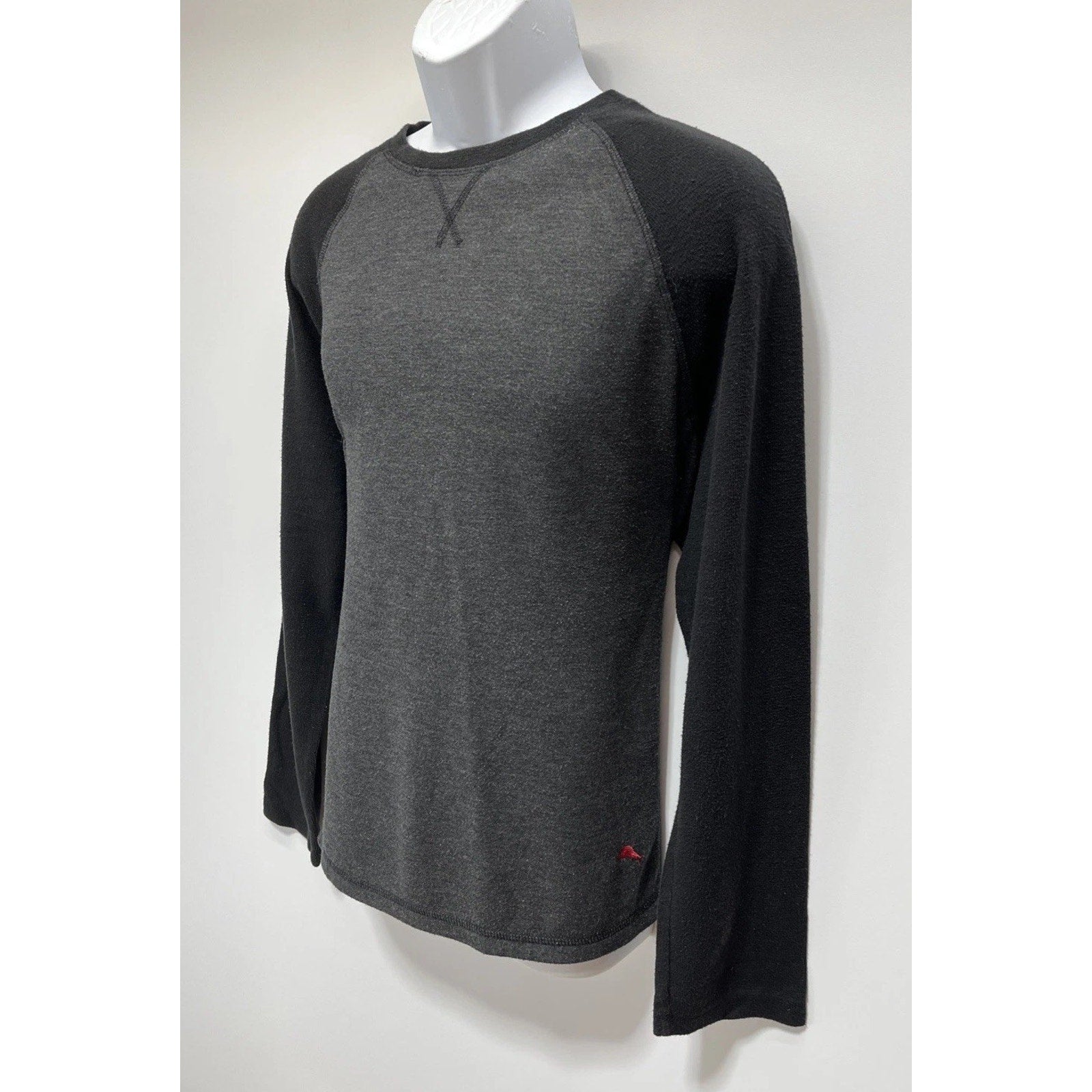 TOMMY BAHAMA Gray and Black Long Sleeve Crew Neck Sweatwr Shirt - Men Size Large