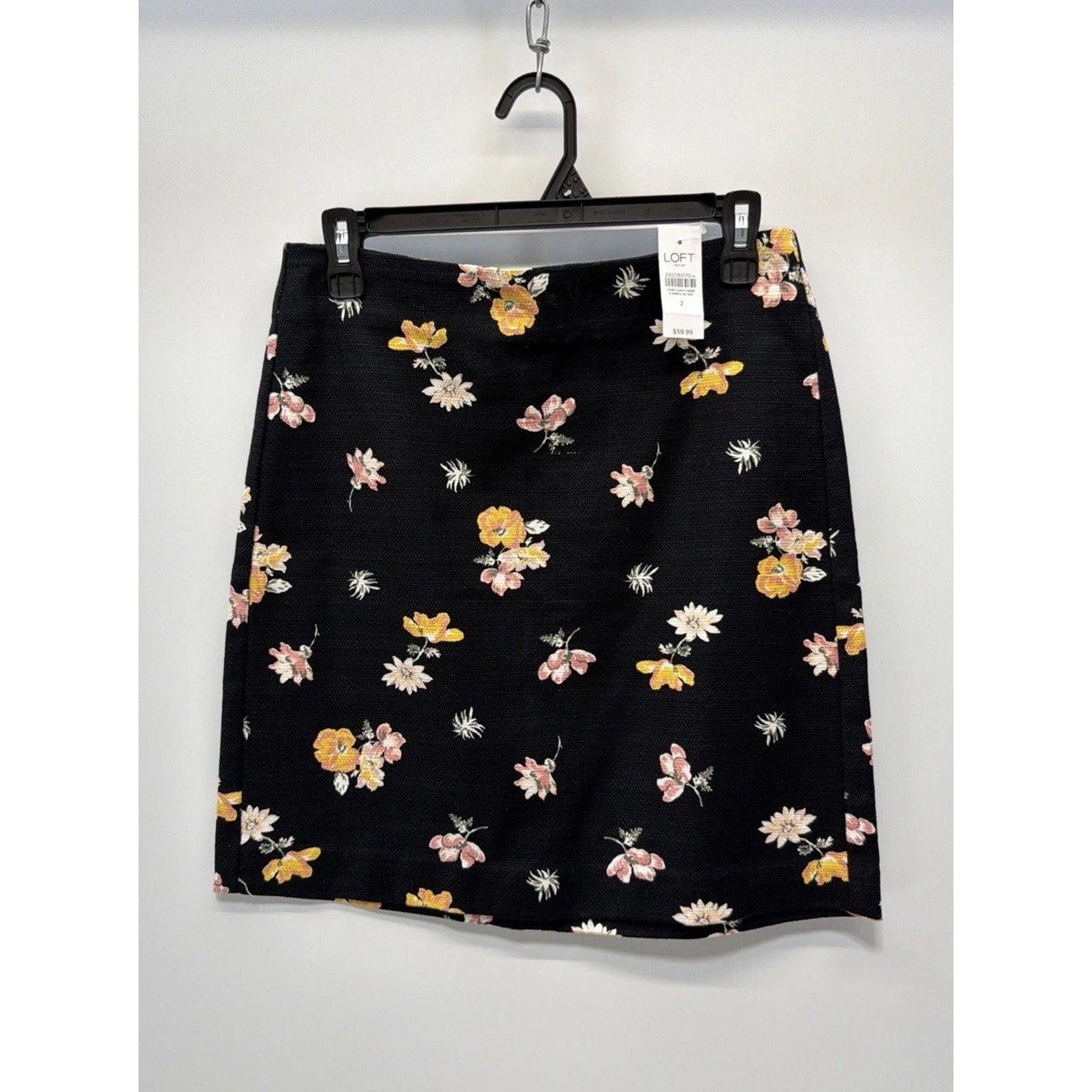 NWT Loft Outlet Women's Size 2 Short Skirt Black with Floral Design