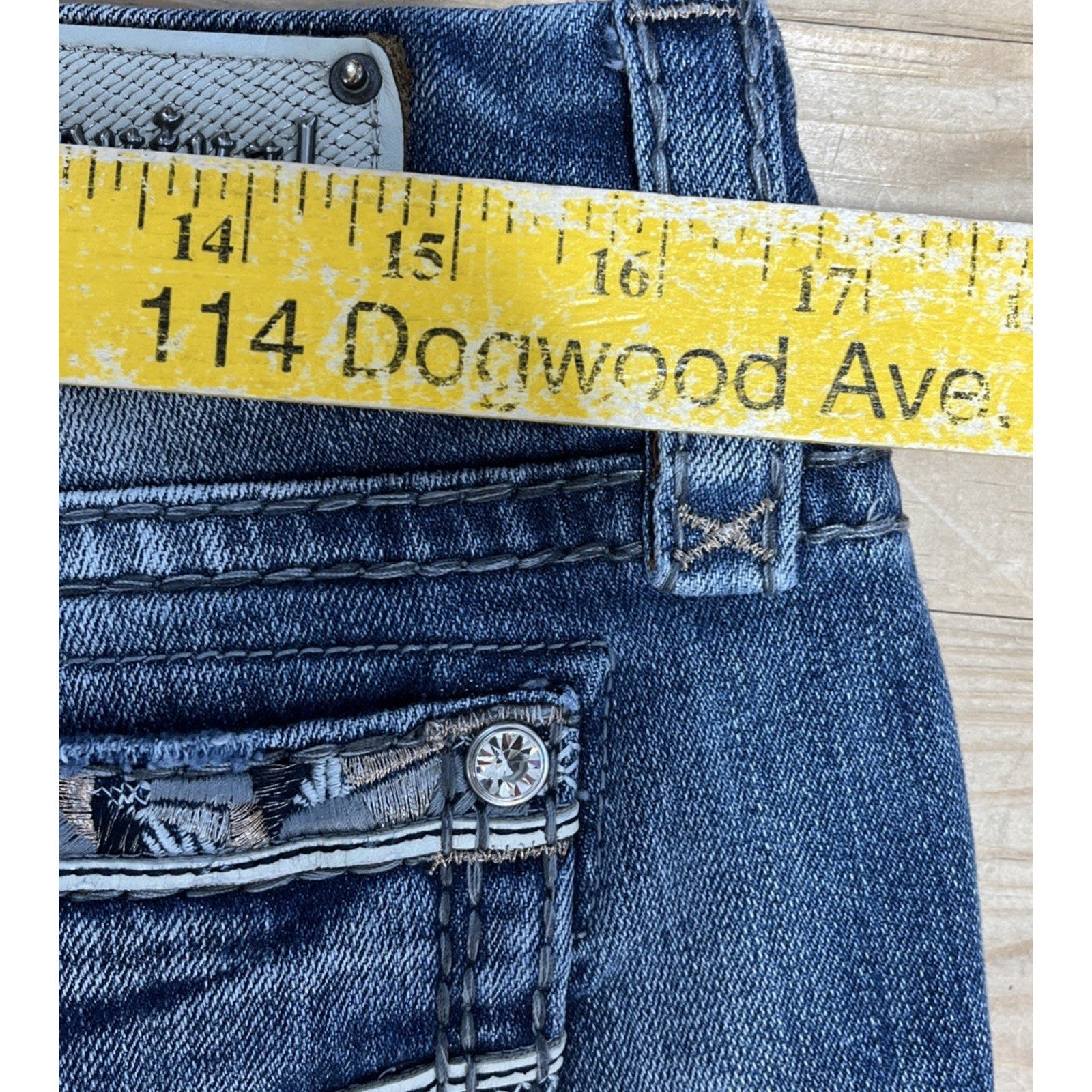 Rock Revival Jeans Women 31 Blue Sherry Easy Crop Embroidered Back Flap Jeweled