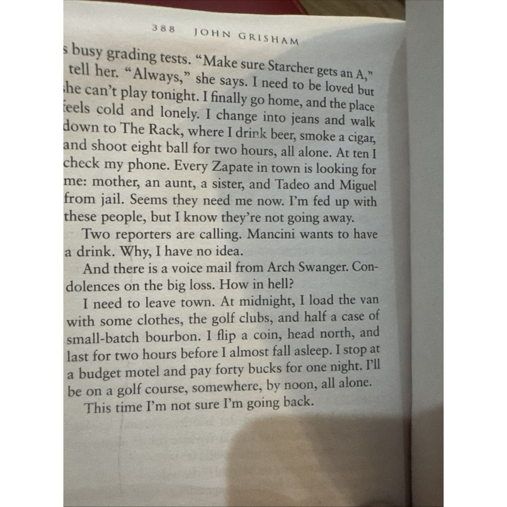 Rogue Lawyer: A Novel - John Grisham, 0553393480, paperback
