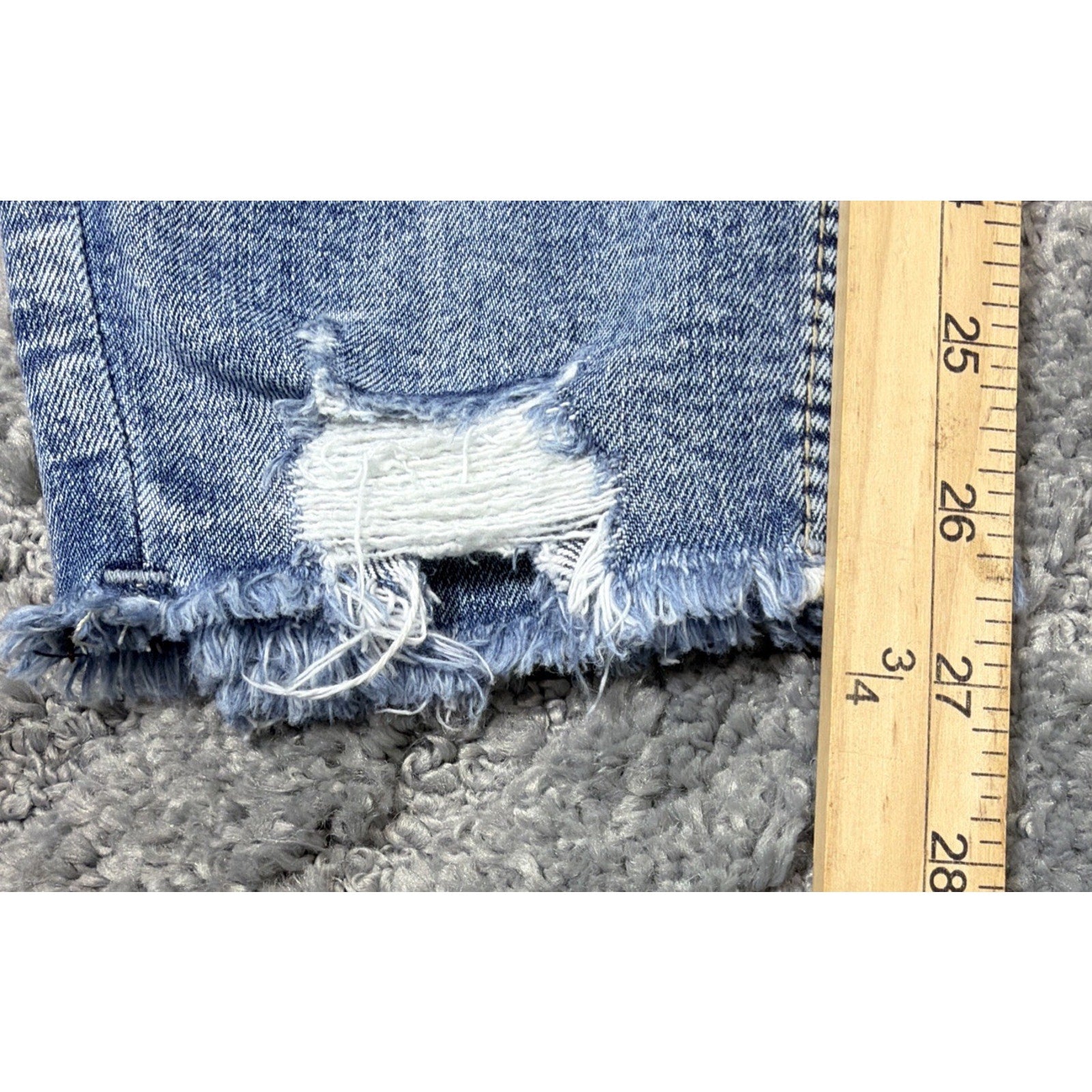 SILVER JEANS Suki Skinny Crop Destroyed Bitten Hem Mid Rise Stretch Jeans 27x26