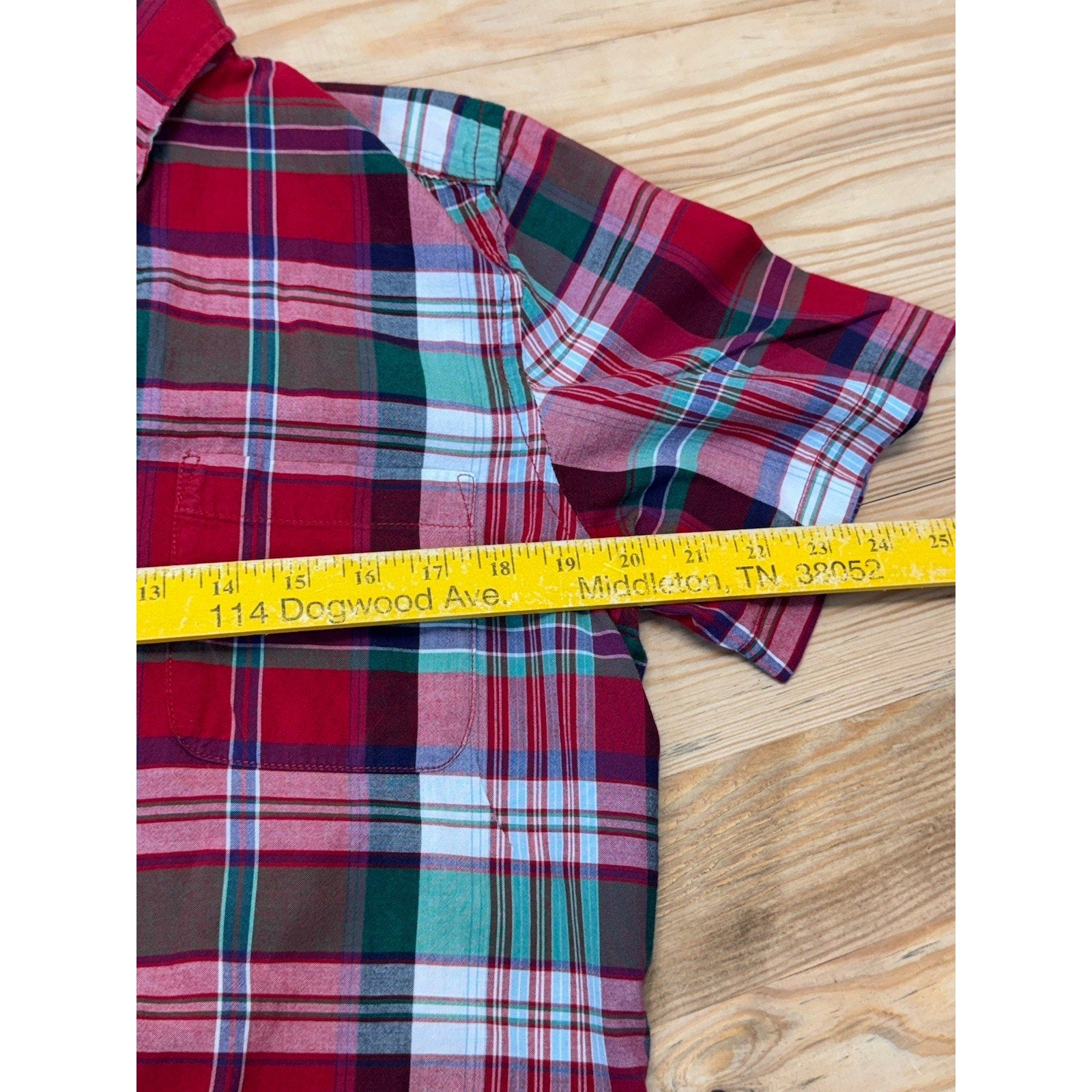 Old Navy Plaid Short Sleeve Red Green Slim Fit Shirt Men’s Size Medium Light