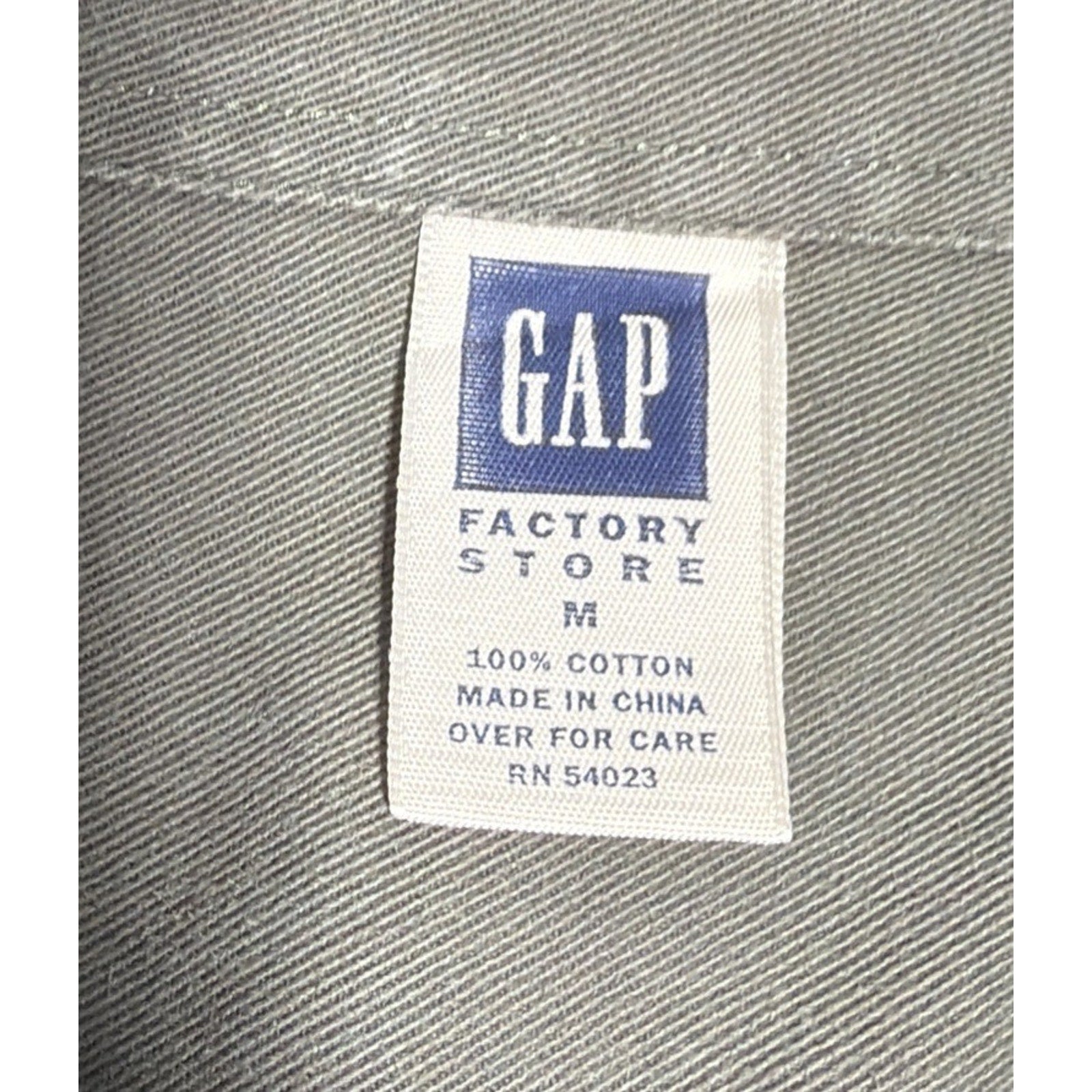 Gap Mens Size Medium Brown Chambray Shirt Long Sleeve Button Up Y2K Casual Prep