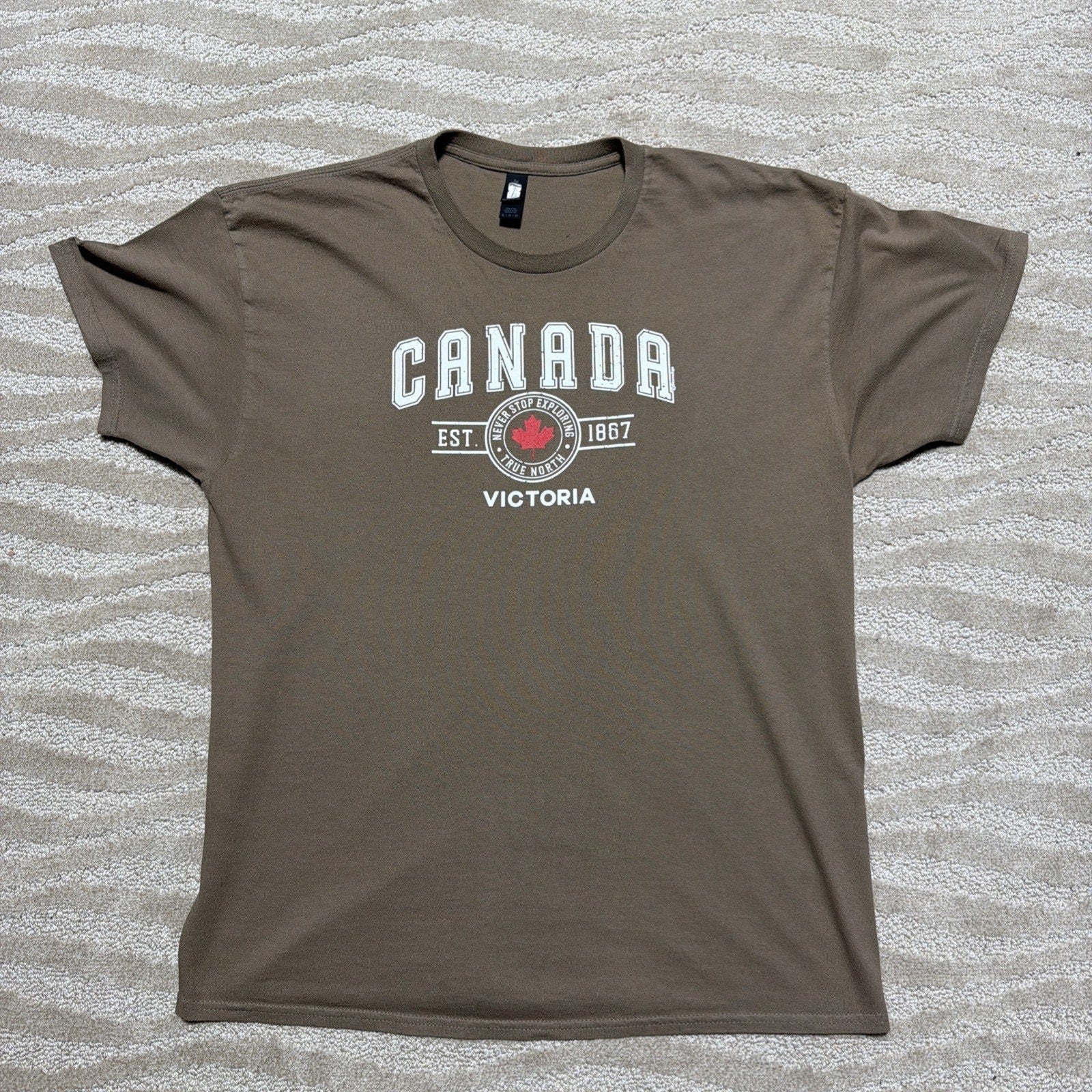 Victoria Canada Never Stop Exploring Unisex T Shirt Sz XL